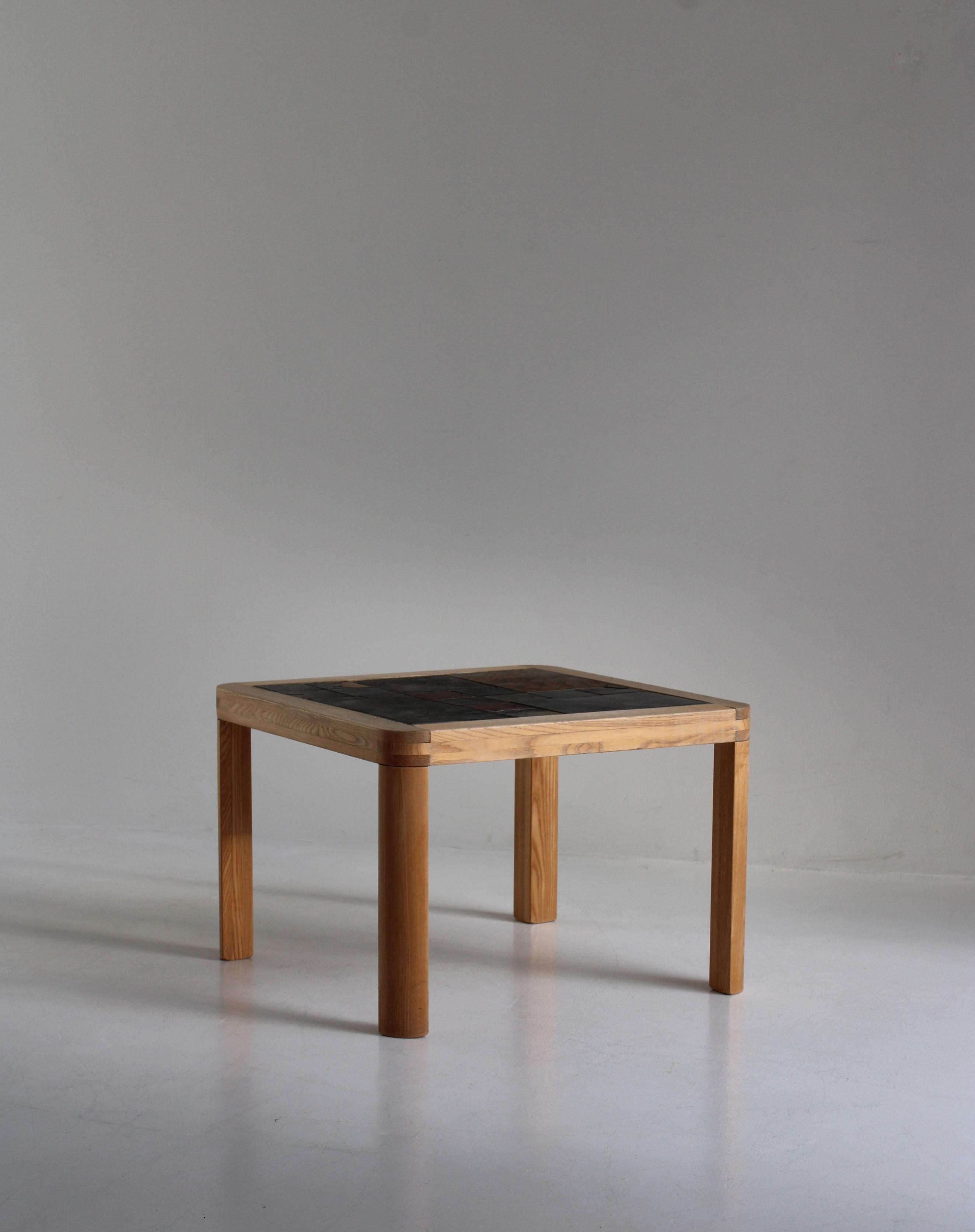 Danois Table basse carrée en chêne avec plateau en ardoise, Haslev Furniture, Danemark, 1970 en vente