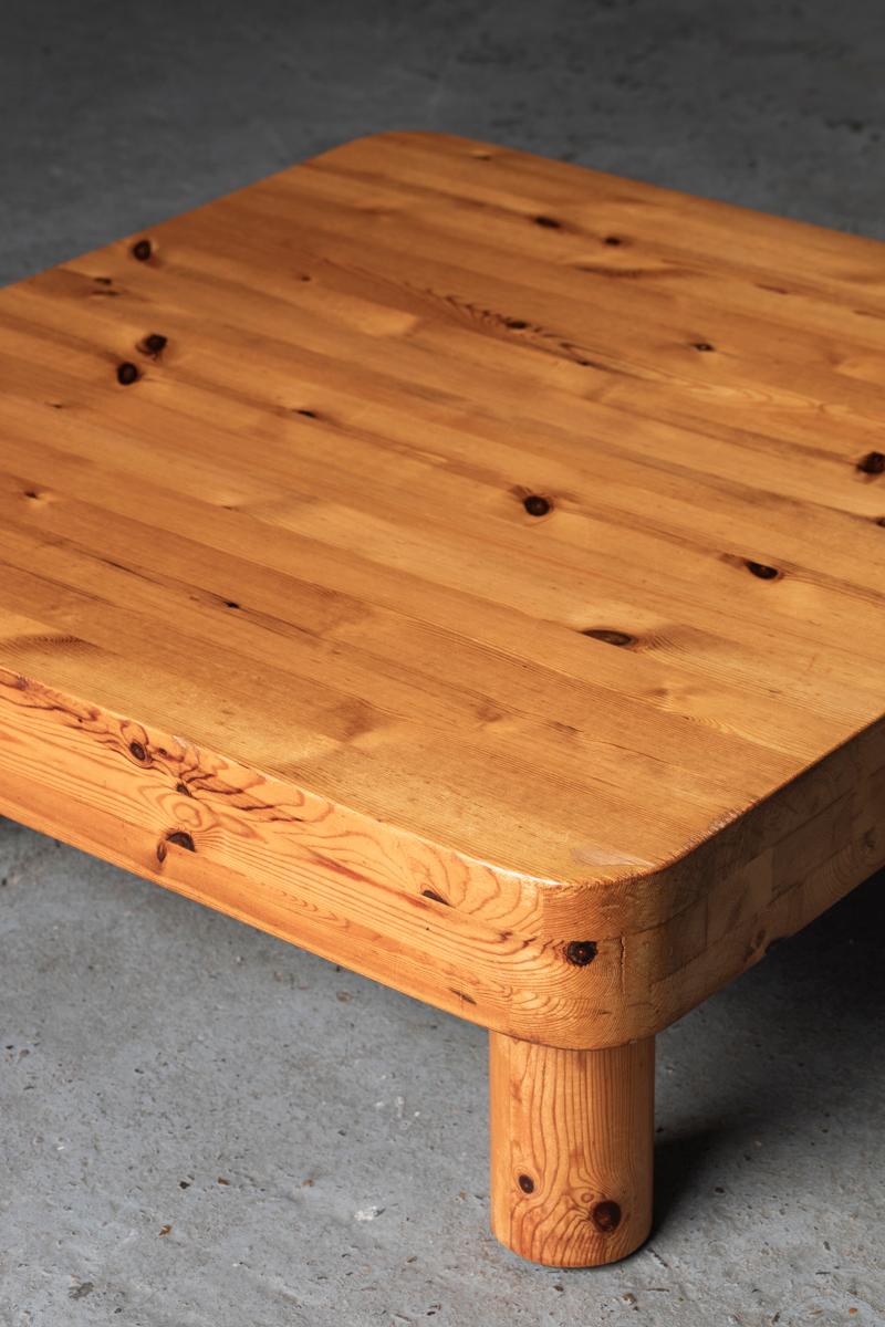 Large Square Coffee Table in Pine Wood, 1970s For Sale 3
