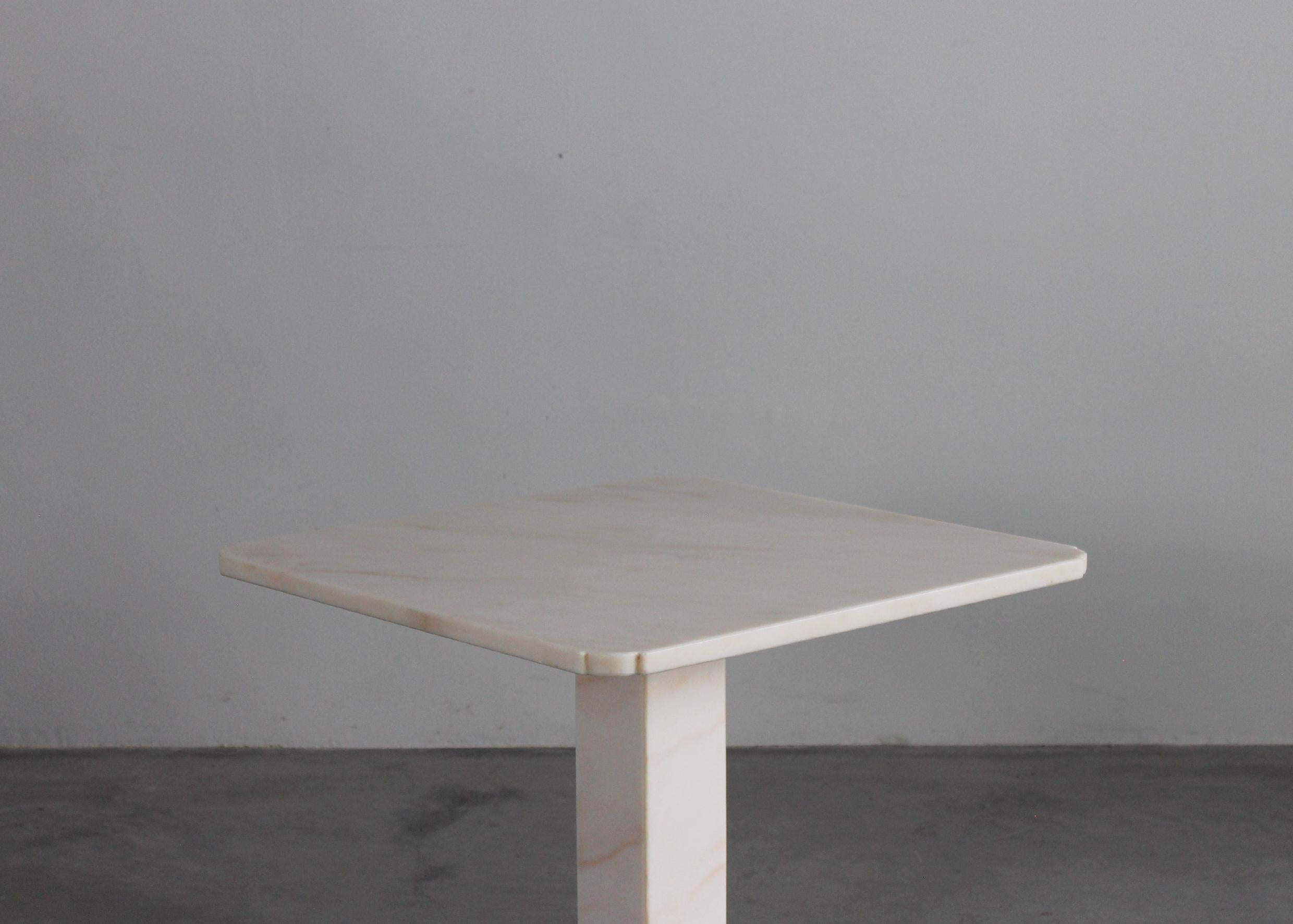 Contemporary Square Coffee Table in Pink Marble Italian Manufacture