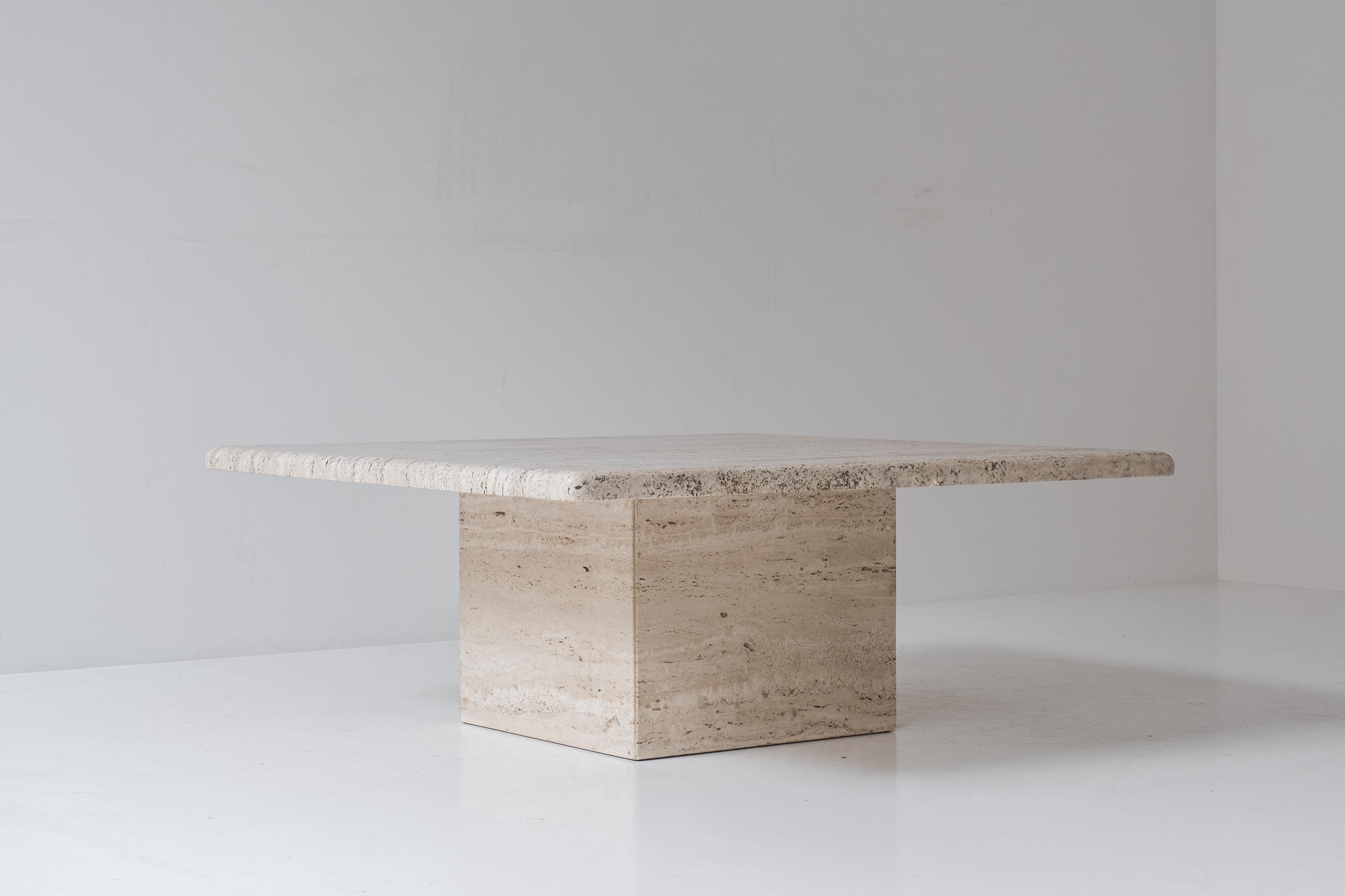 European Square coffee table in travertine from the 1970’s.