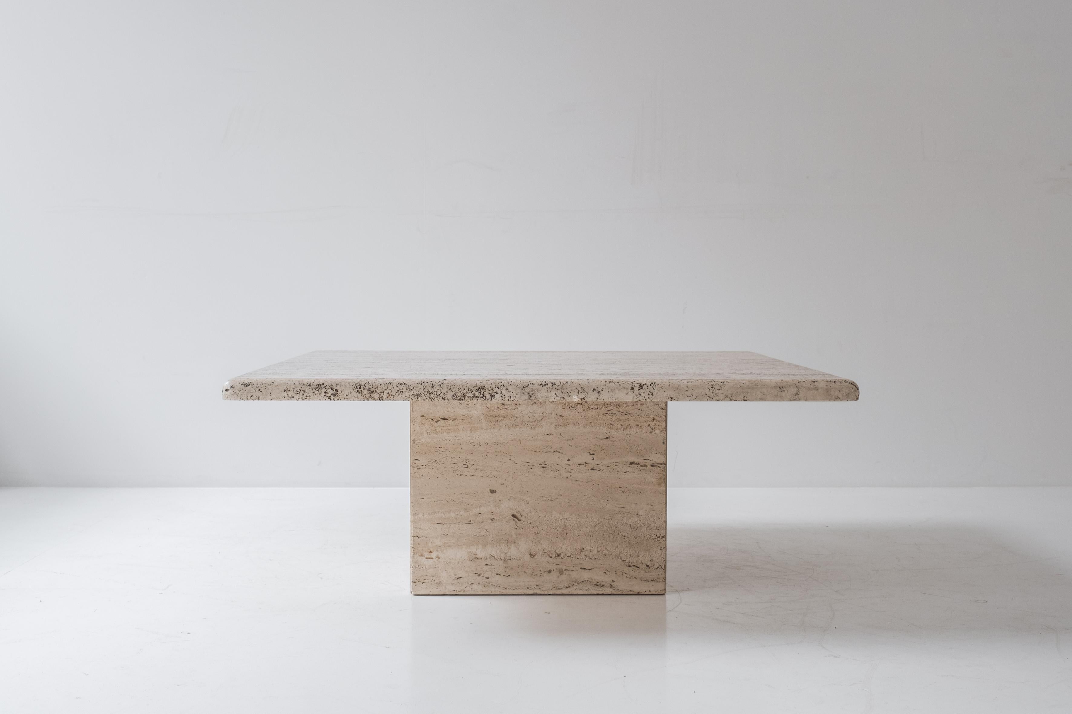 Square coffee table in travertine from the 1970’s. In Good Condition In Antwerp, BE