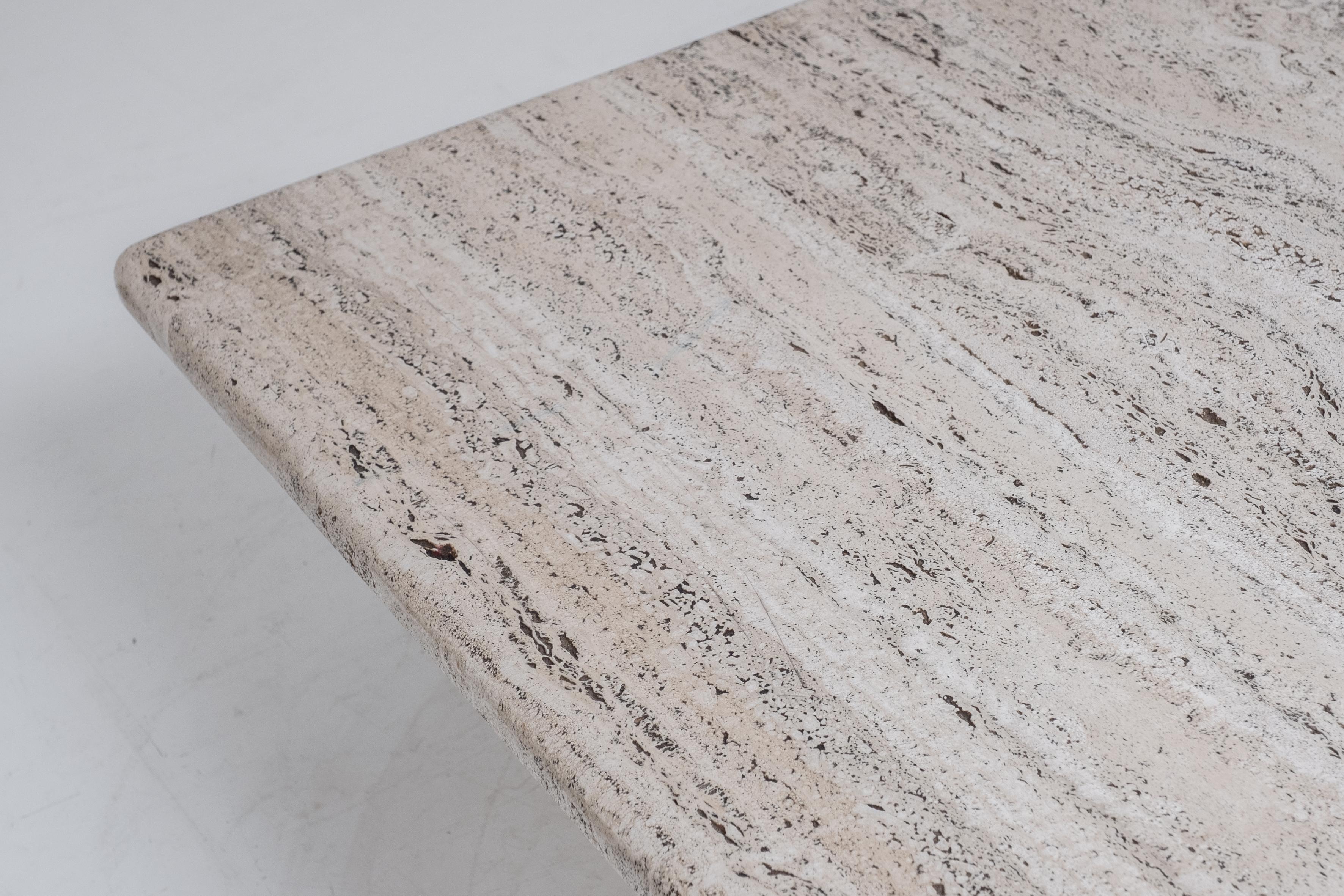 Square coffee table in travertine from the 1970’s. 2