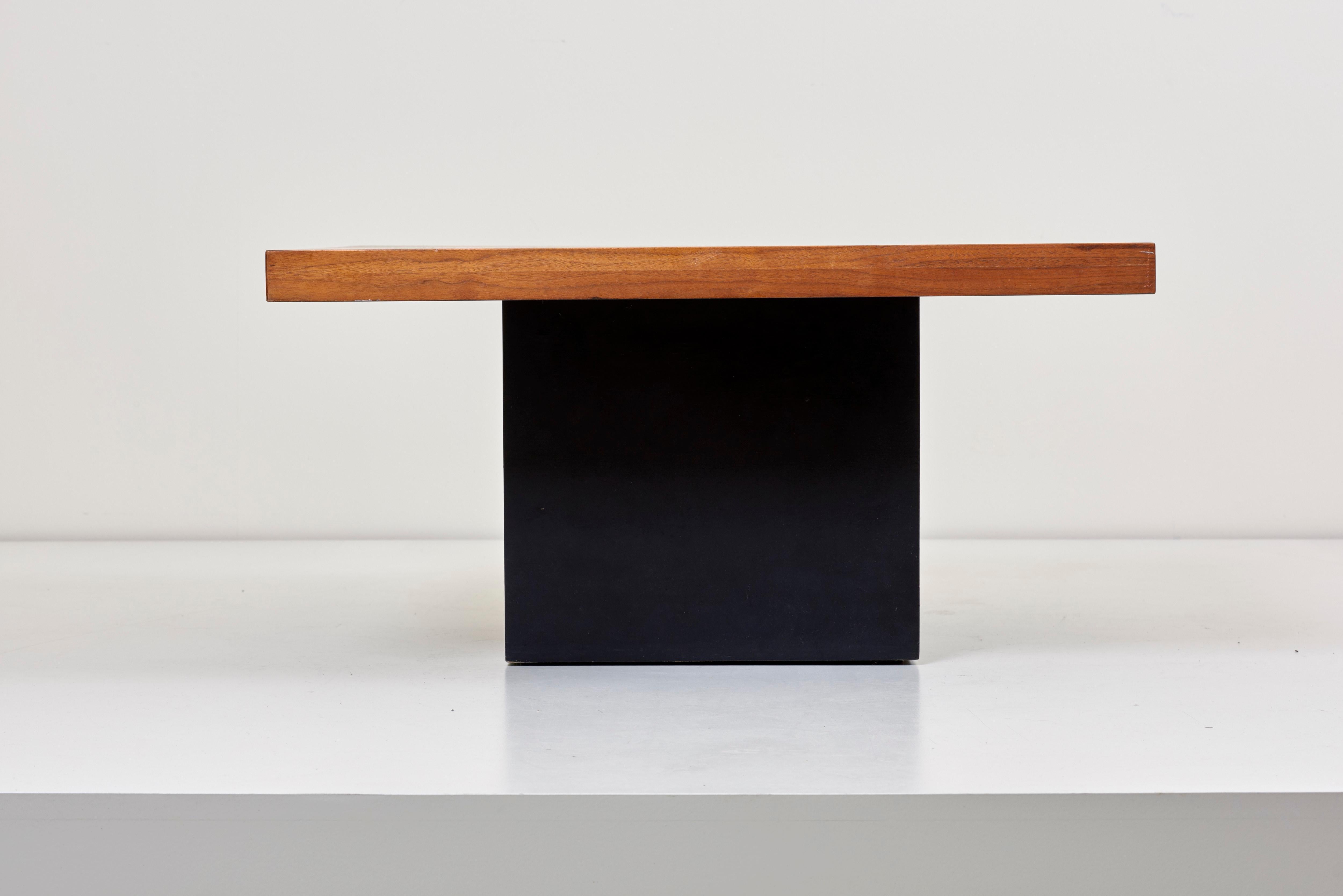 Square Coffee Table in Wood by Milo Baughman In Excellent Condition In Berlin, DE