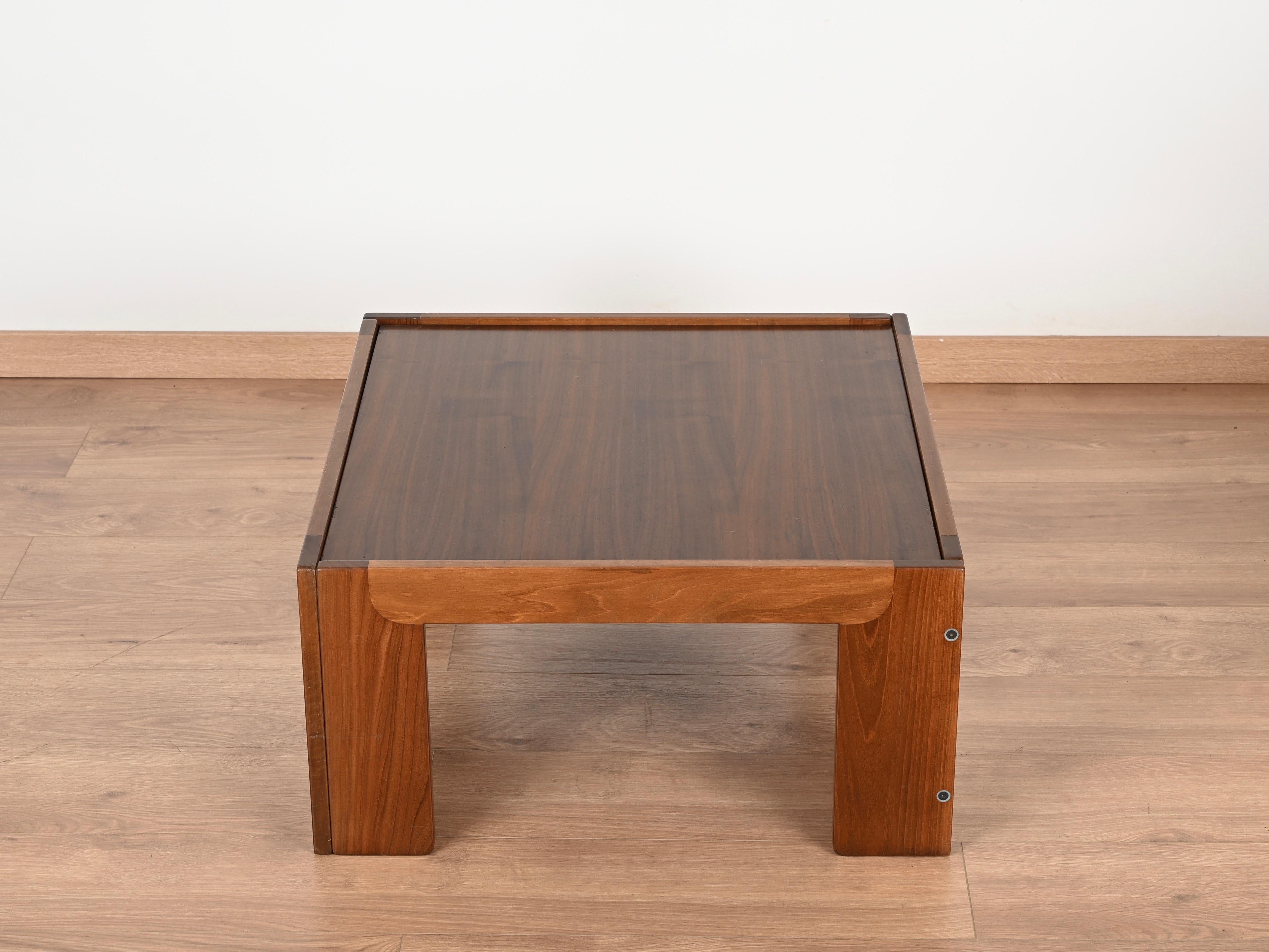 Tavolino quadrato firmato da Afra & Tobia Scarpa per Cassina, Italia anni '60 in vendita 4