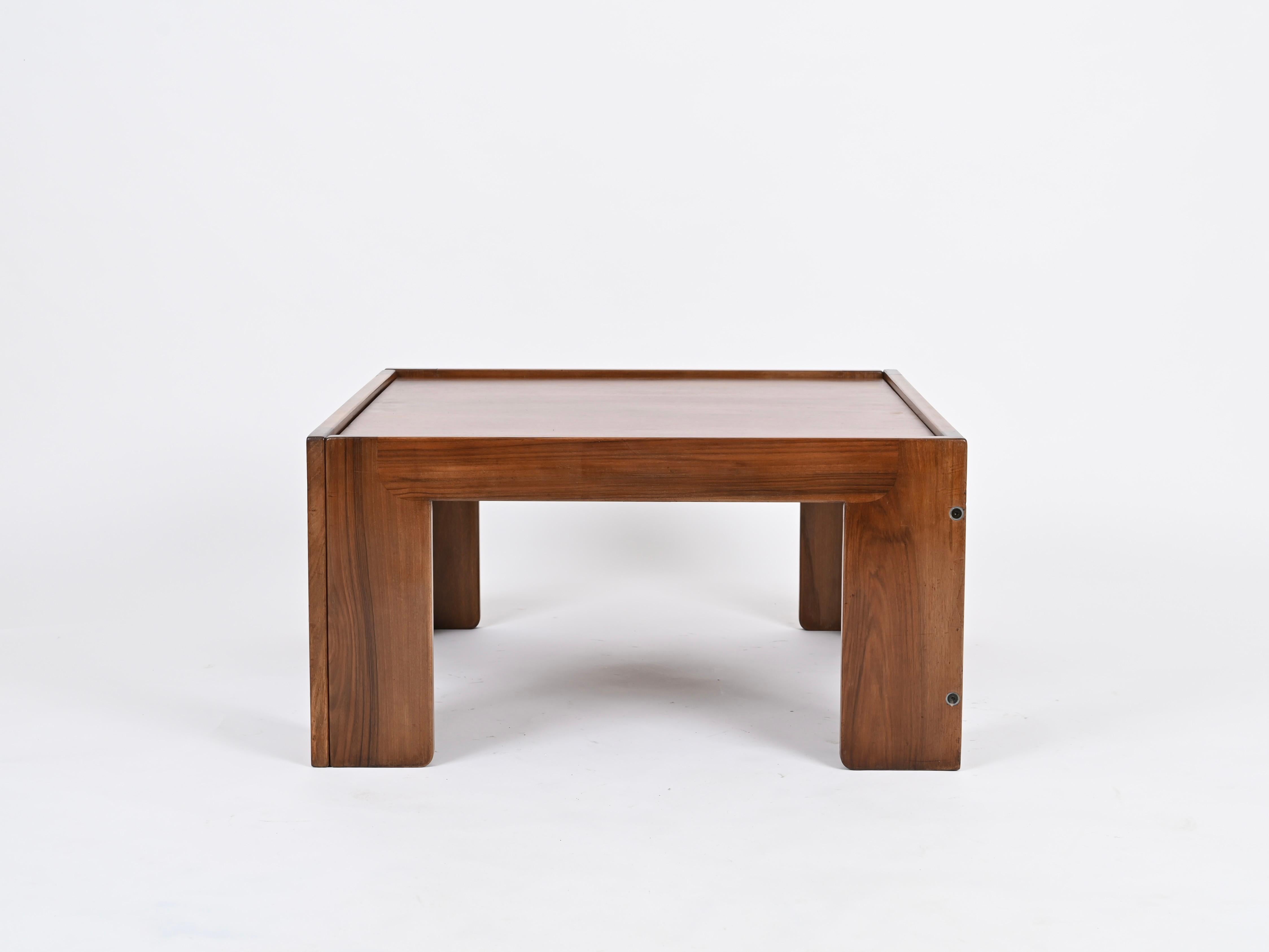 Quadratischer Couchtisch, signiert von Afra und Tobia Scarpa für Cassina, Italien 1960er Jahre (Moderne der Mitte des Jahrhunderts) im Angebot