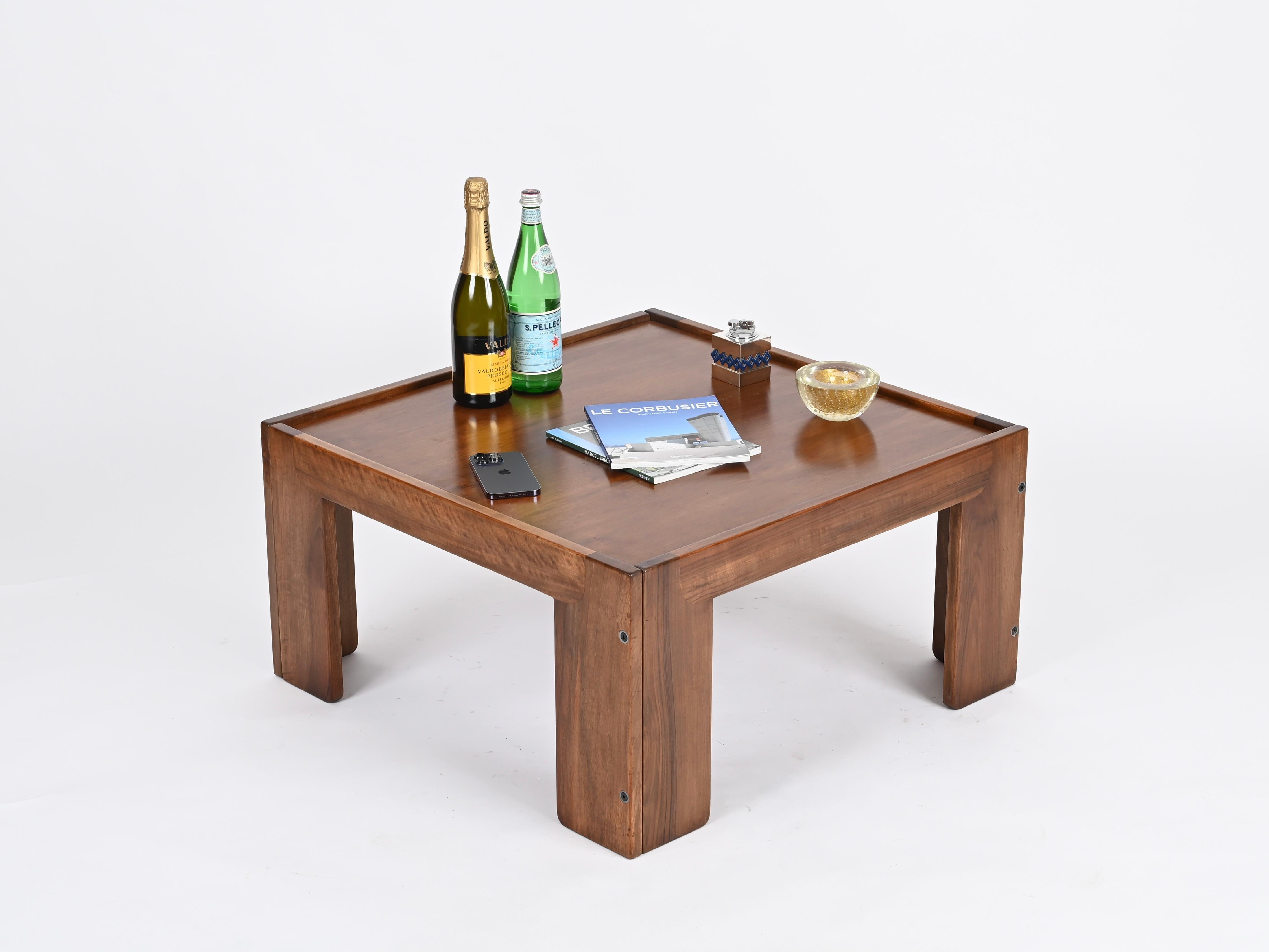 Quadratischer Couchtisch, signiert von Afra und Tobia Scarpa für Cassina, Italien 1960er Jahre (Mitte des 20. Jahrhunderts) im Angebot