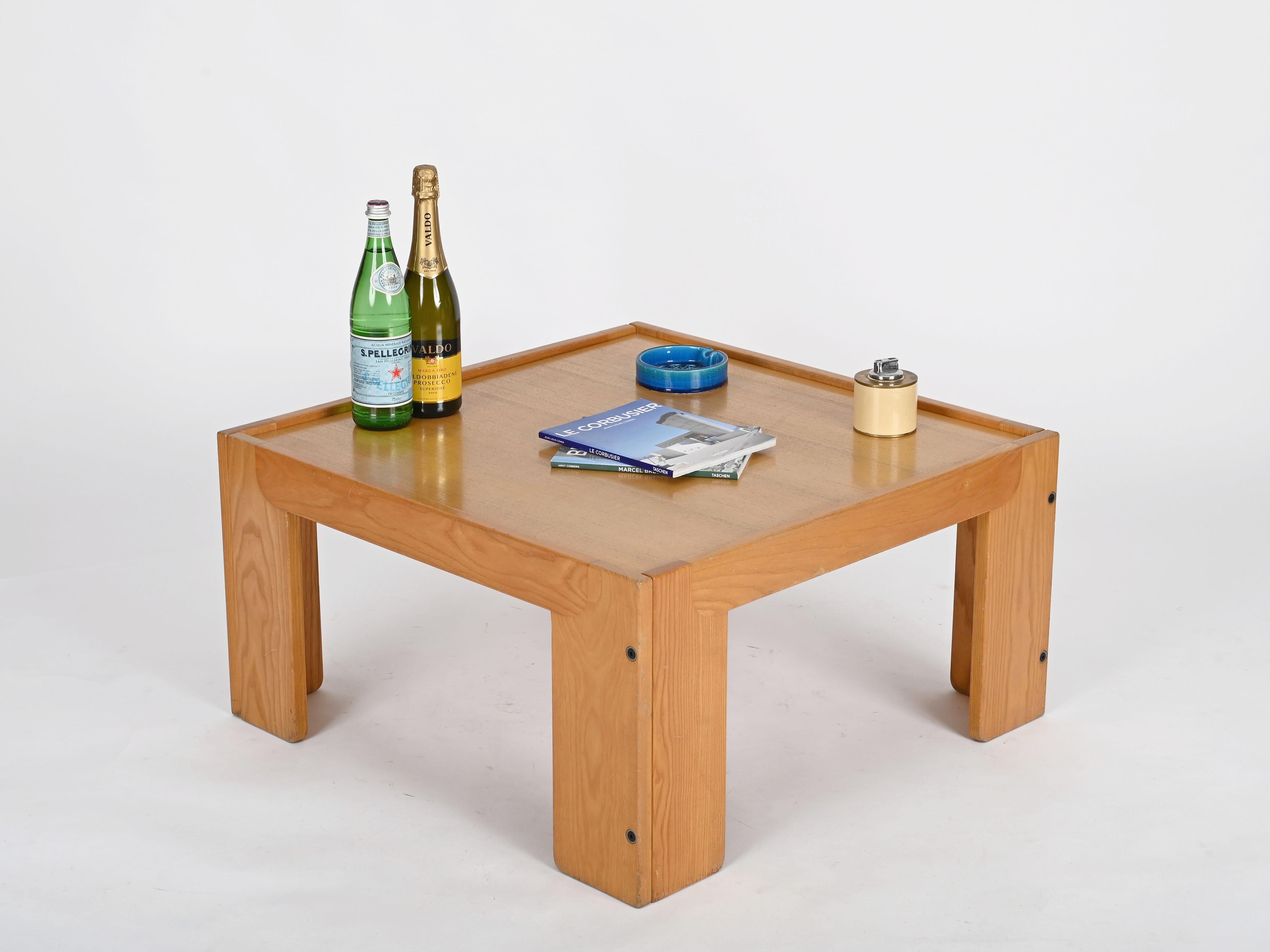 Legno Tavolino quadrato firmato da Afra & Tobia Scarpa per Cassina, Italia anni '60 in vendita