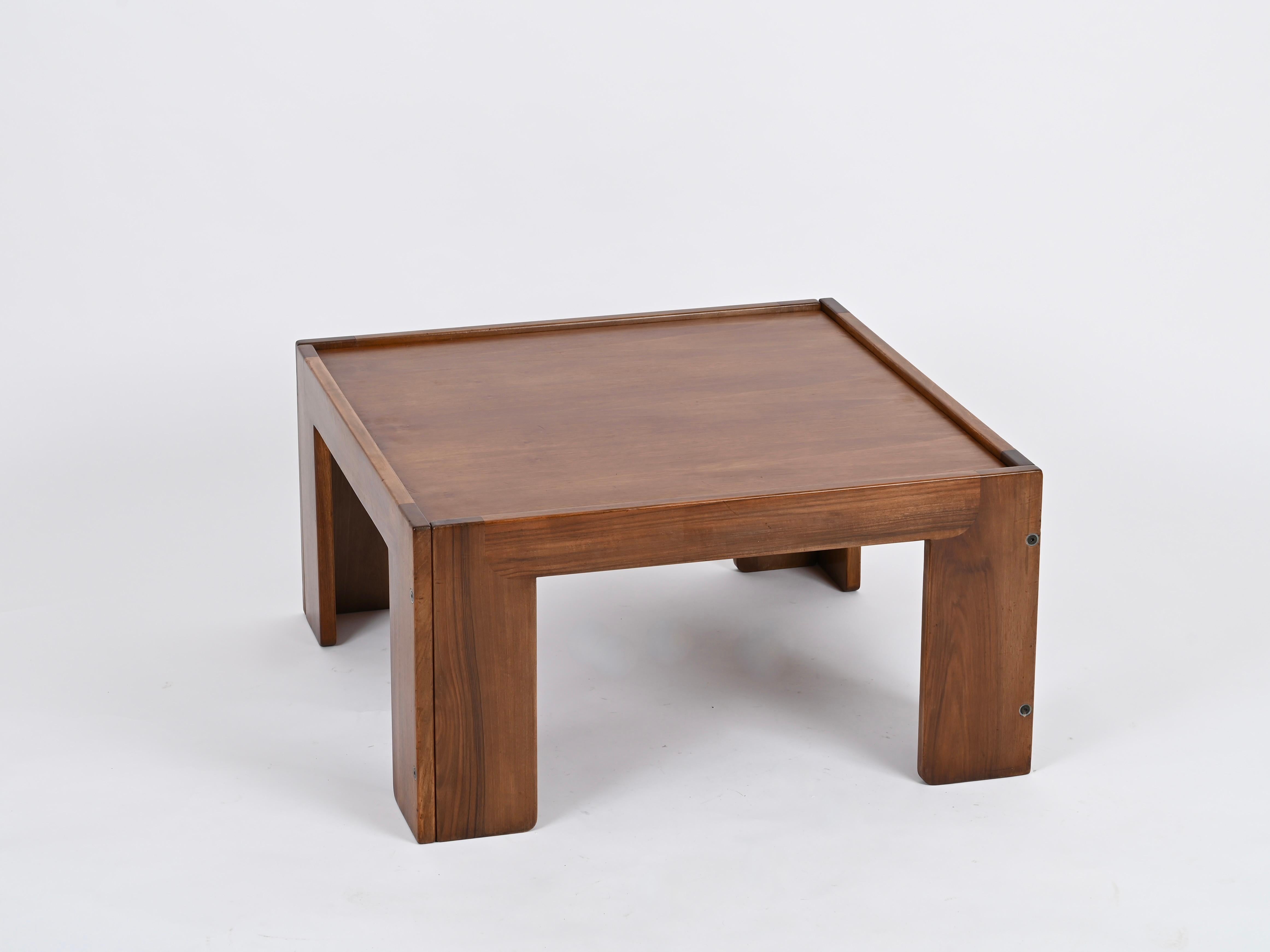 Quadratischer Couchtisch, signiert von Afra und Tobia Scarpa für Cassina, Italien 1960er Jahre im Angebot 1