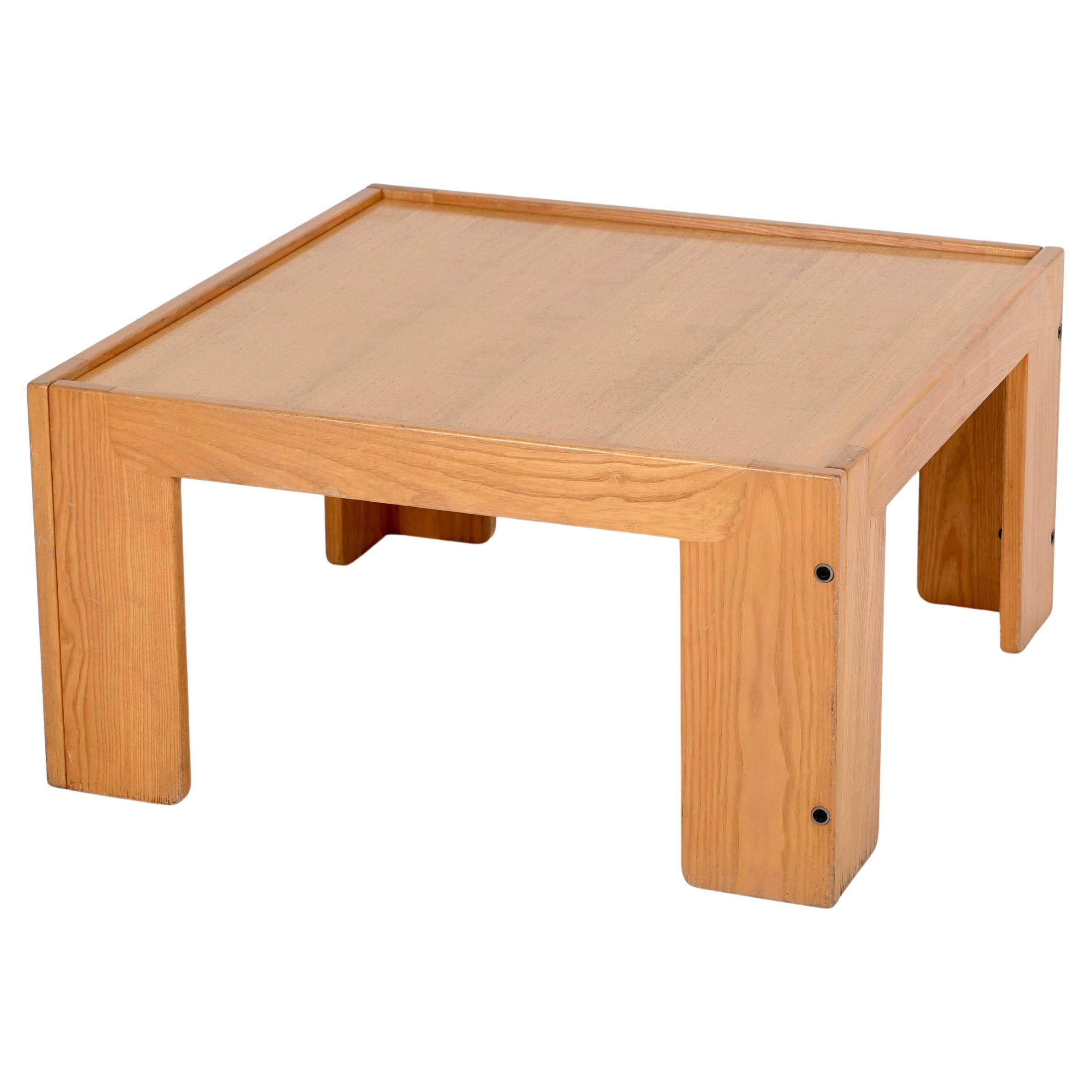 Quadratischer Couchtisch, signiert von Afra und Tobia Scarpa für Cassina, Italien 1960er Jahre