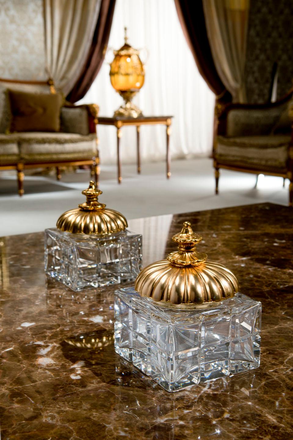 Onyx Table basse carrée avec plateau en marbre foncé Emperador par Modenese Interiors en vente