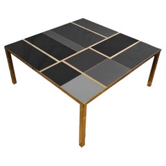 Quadratischer Couchtisch mit grauem und schwarzem Muranoglas, Gestell aus Messing, Made in Italy