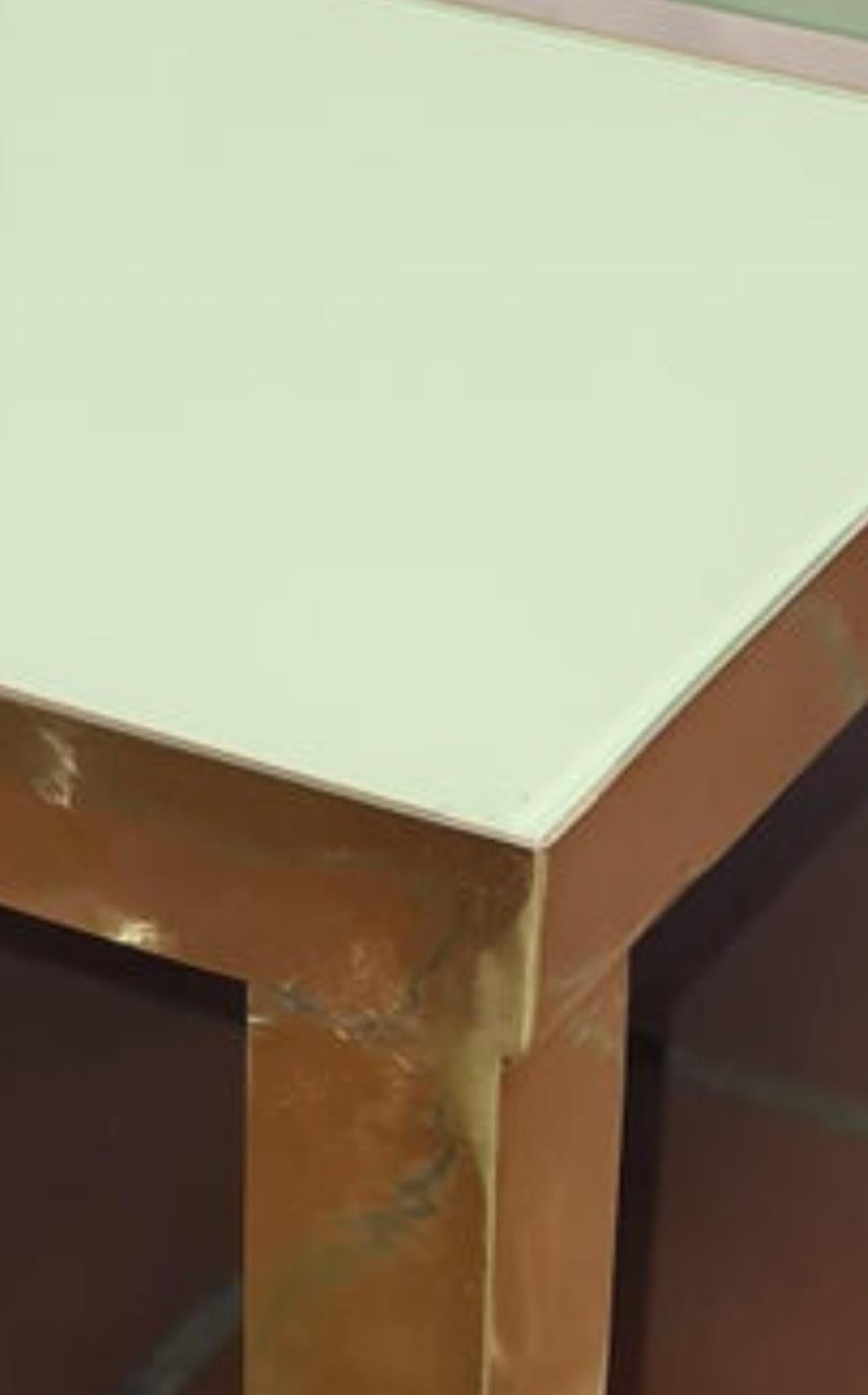 Table basse carrée en verre de Murano vert et bandes de laiton, disponible Neuf - En vente à Guazzora, IT