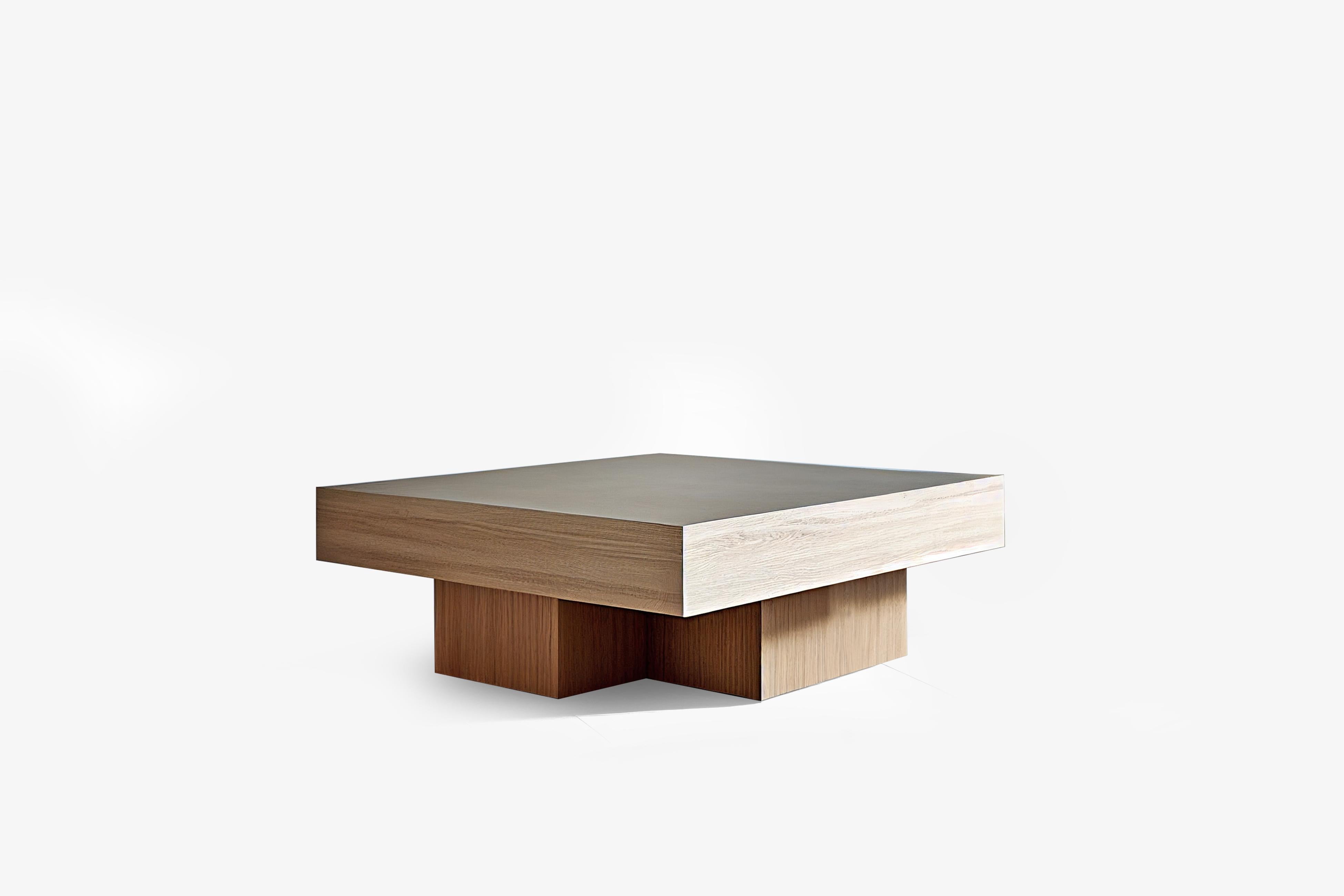 Mexicain Table basse carrée à base épaisse de forme cruciforme fabriquée avec un magnifique placage de chêne en vente