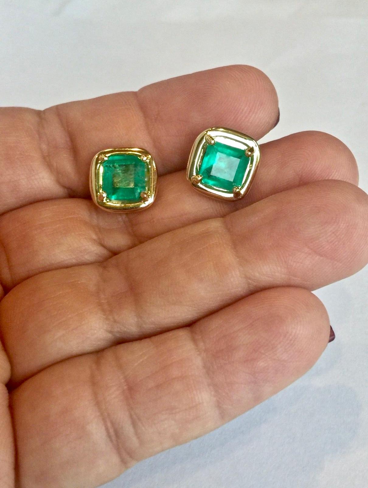 Retro Square Colombian Emerald Earrings 18 Karat