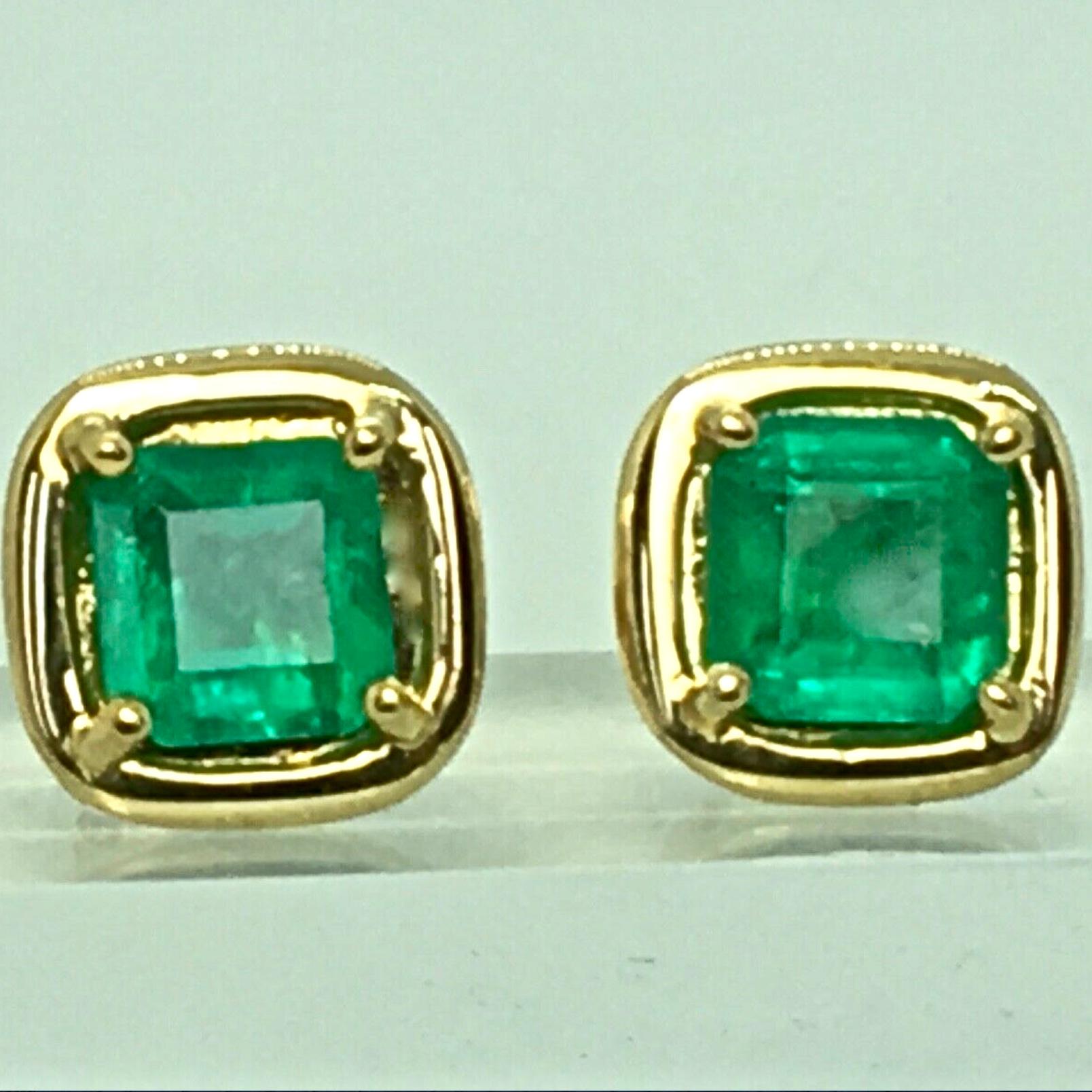 Women's Square Colombian Emerald Earrings 18 Karat