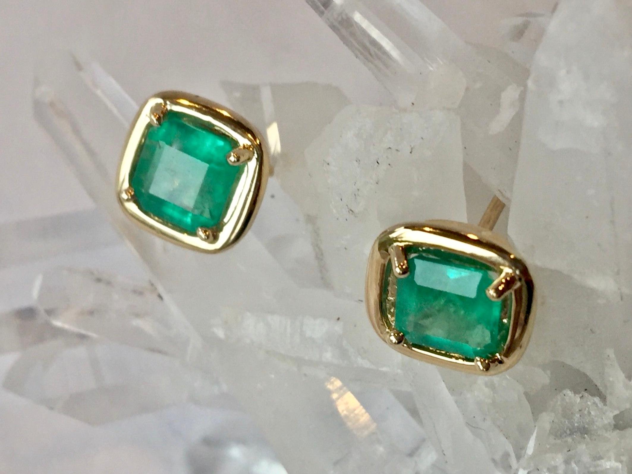 Square Colombian Emerald Earrings 18 Karat 4