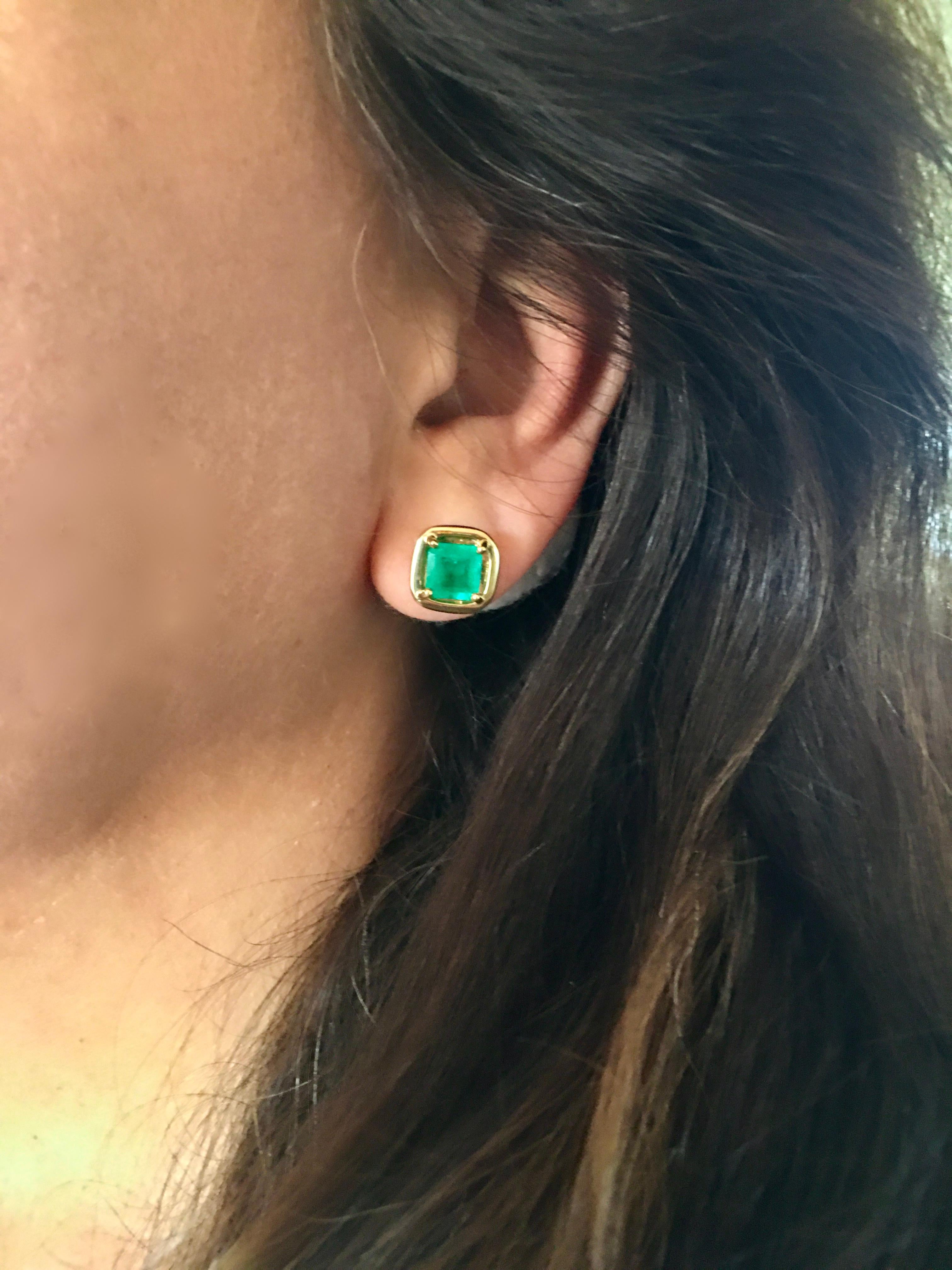 Square Colombian Emerald Earrings 18 Karat 3
