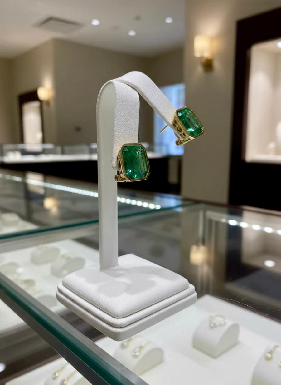 Contemporary Square Colombian Emerald Stud Earrings 18K Gold For Sale