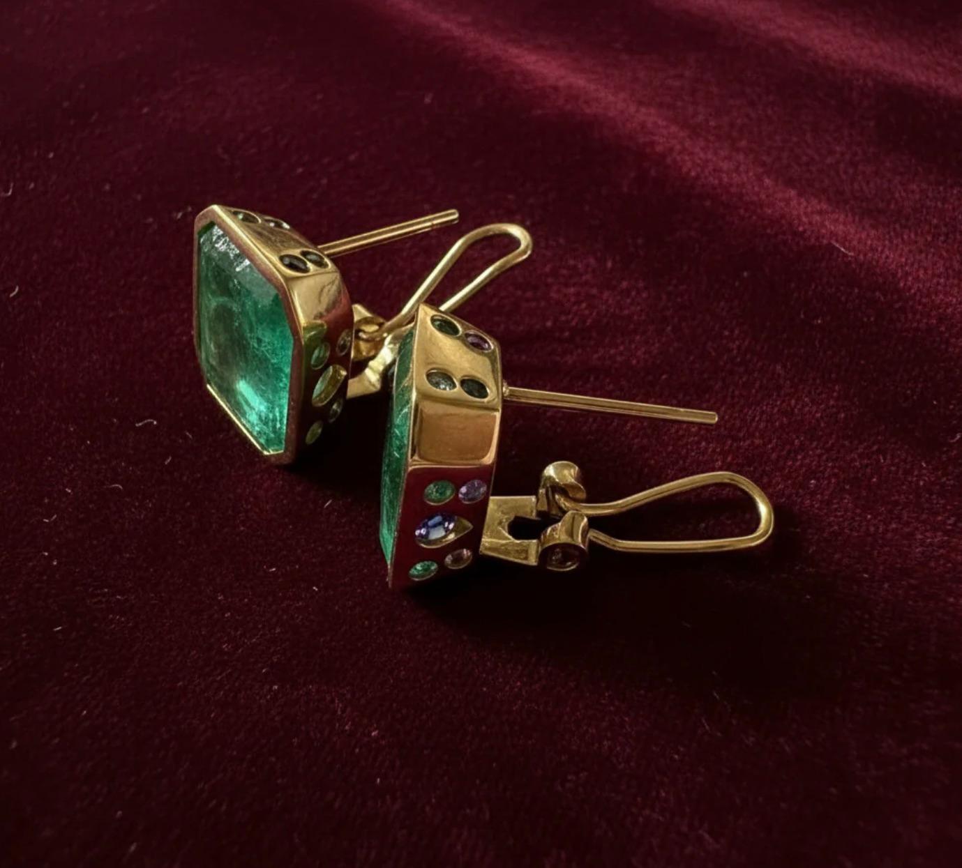 Emerald Cut Square Colombian Emerald Stud Earrings 18K Gold For Sale