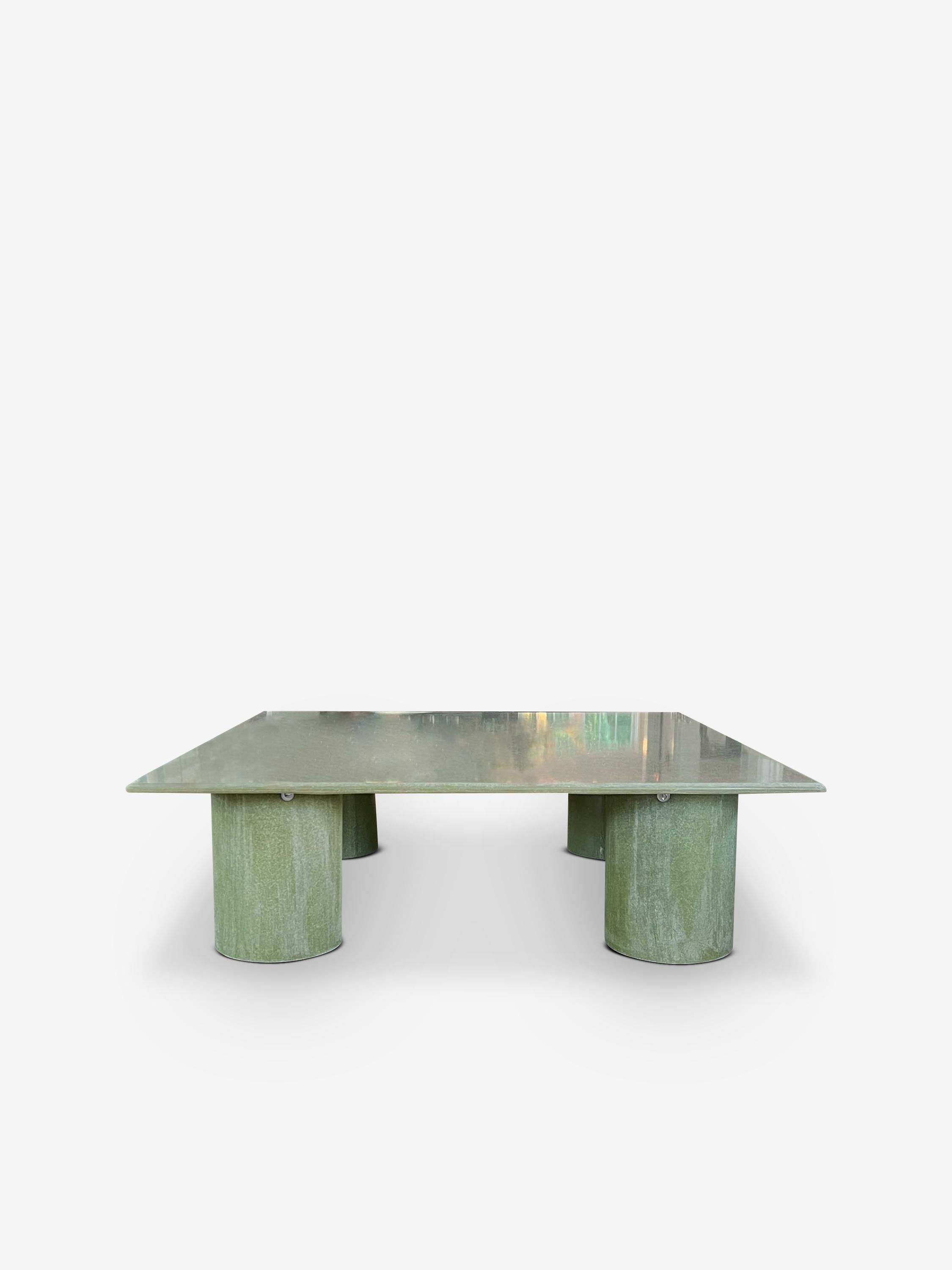 Table basse carrée vert brut par VAVA Objects Neuf - En vente à Sag Harbor, NY