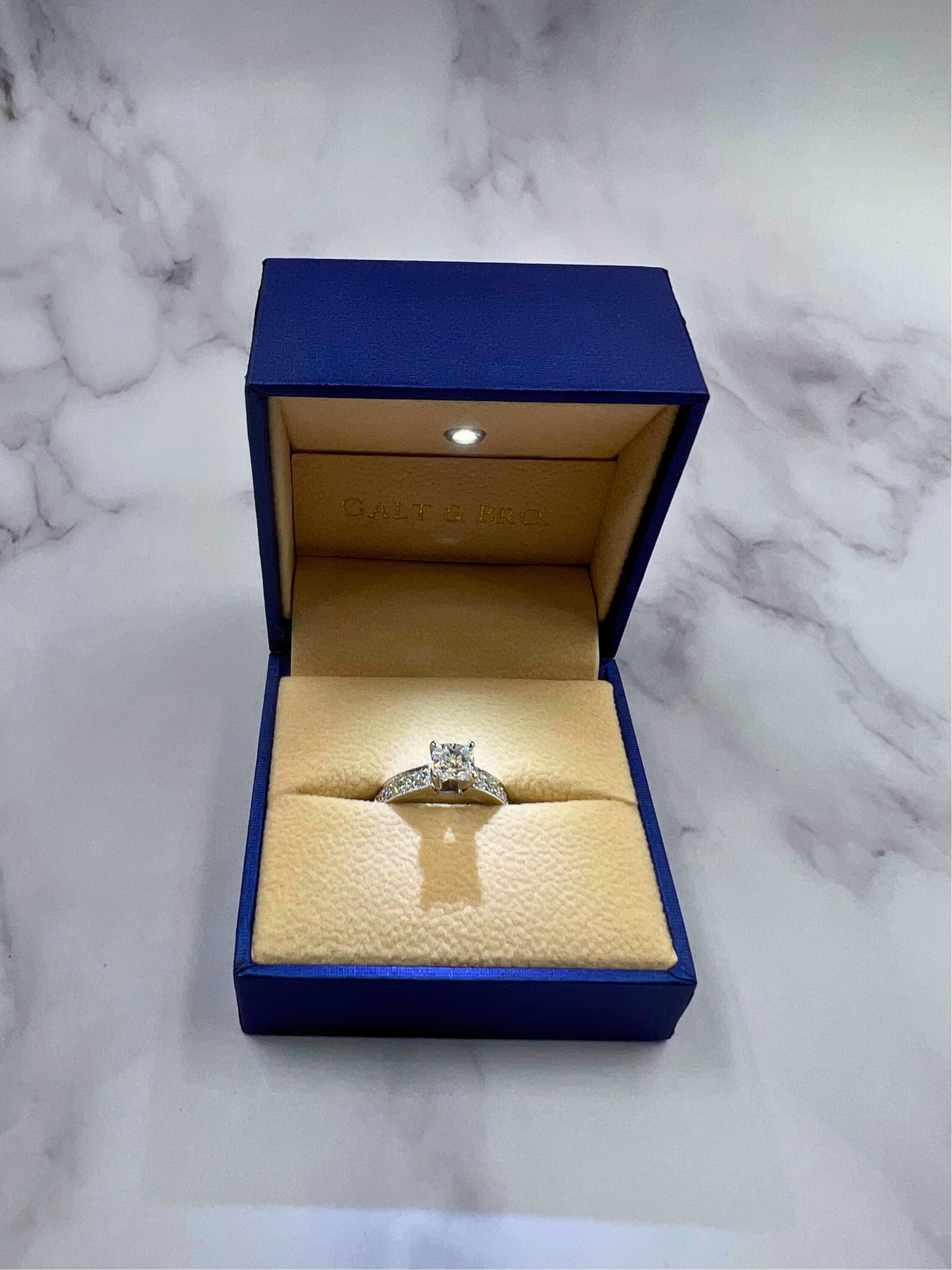 Women's Square Cushion Cut Shape Diamond 18k White Gold Engagement Solitaire Ring For Sale