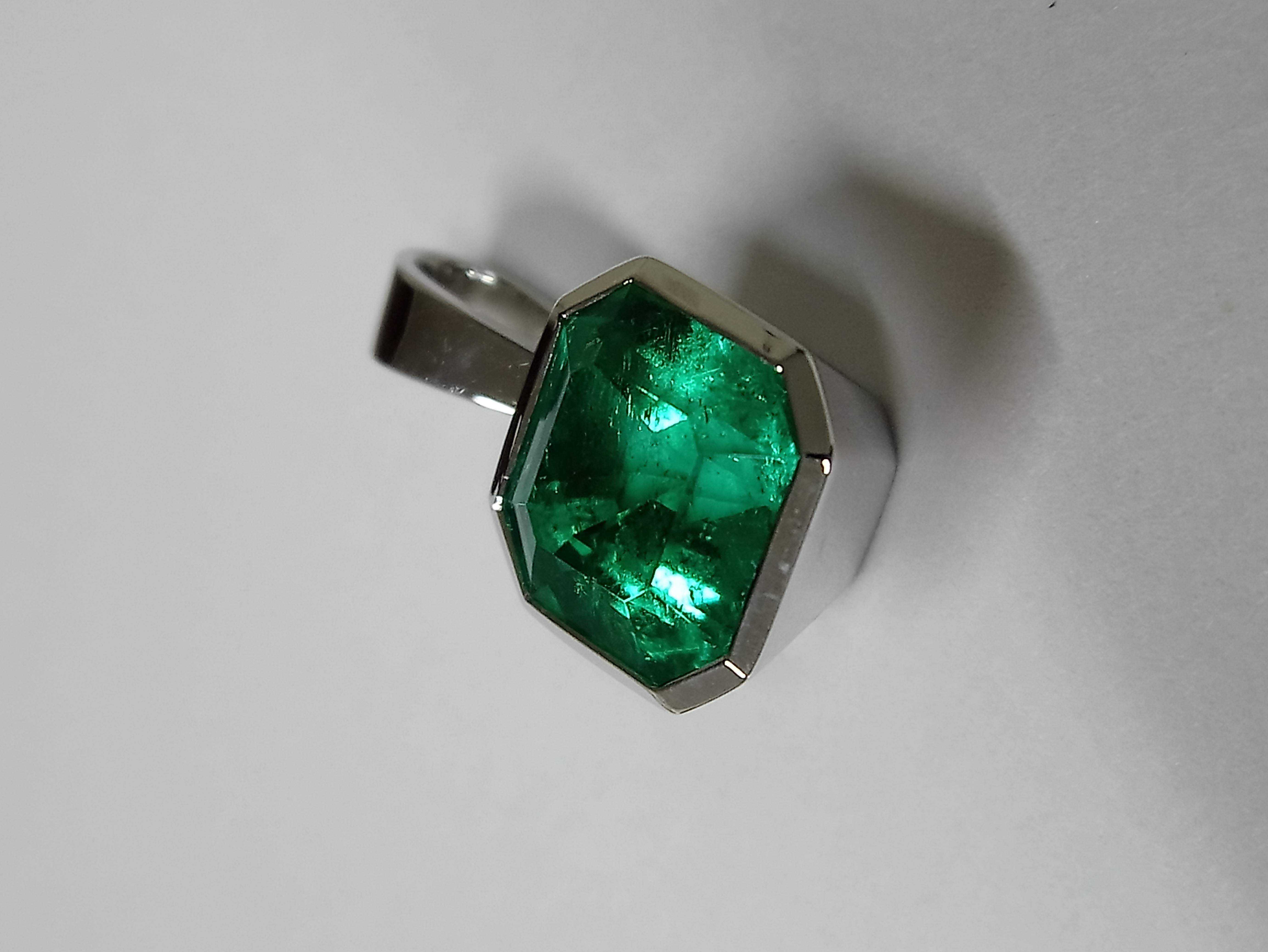 Emerald Cut Square Cut, 4 Carat Colombian Emerald Pendant Set in 18 Karat White Gold For Sale