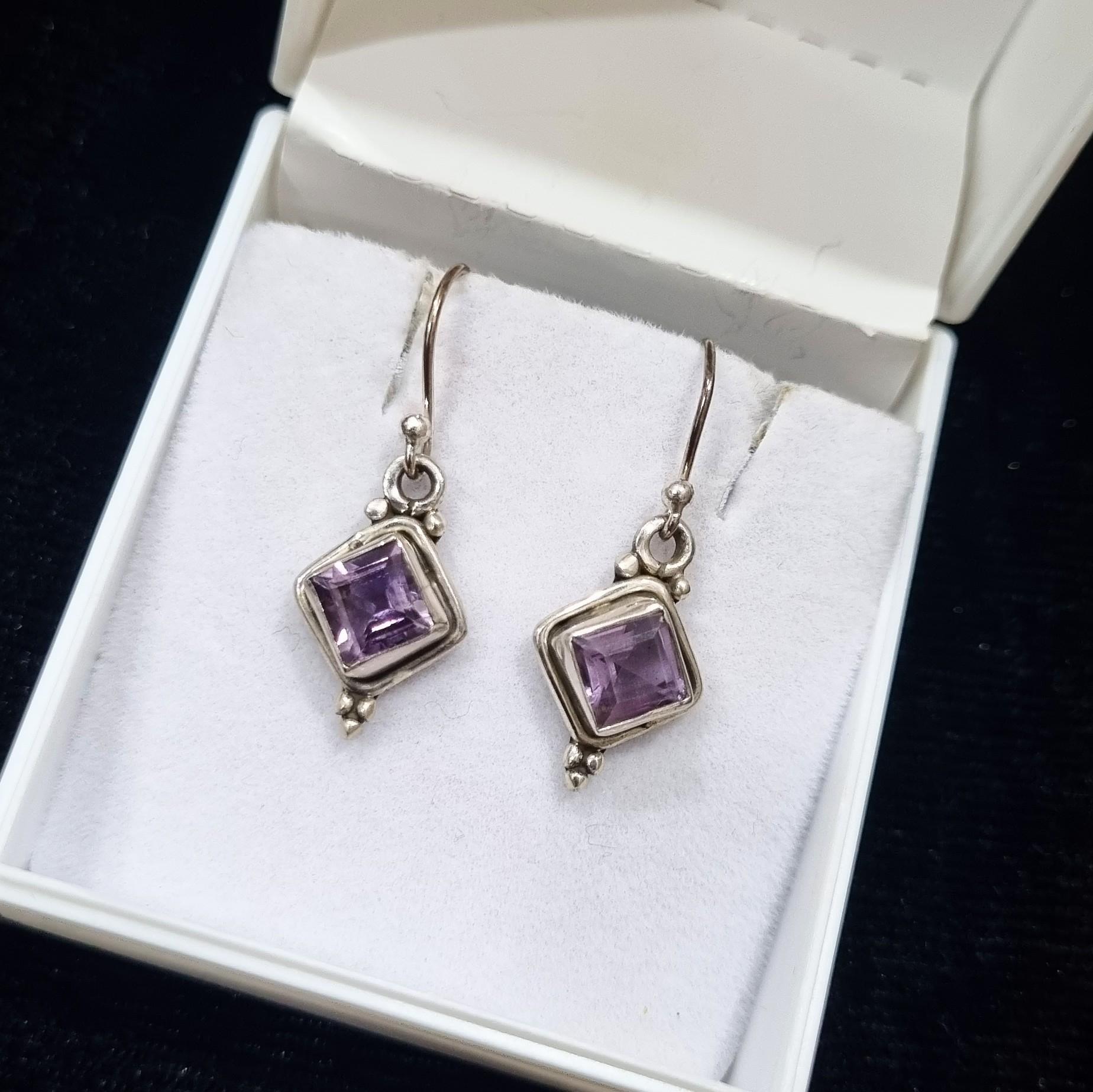 Square Cut Amethyst Earrings in Sterling Silver In New Condition For Sale In Vadgam, GJ