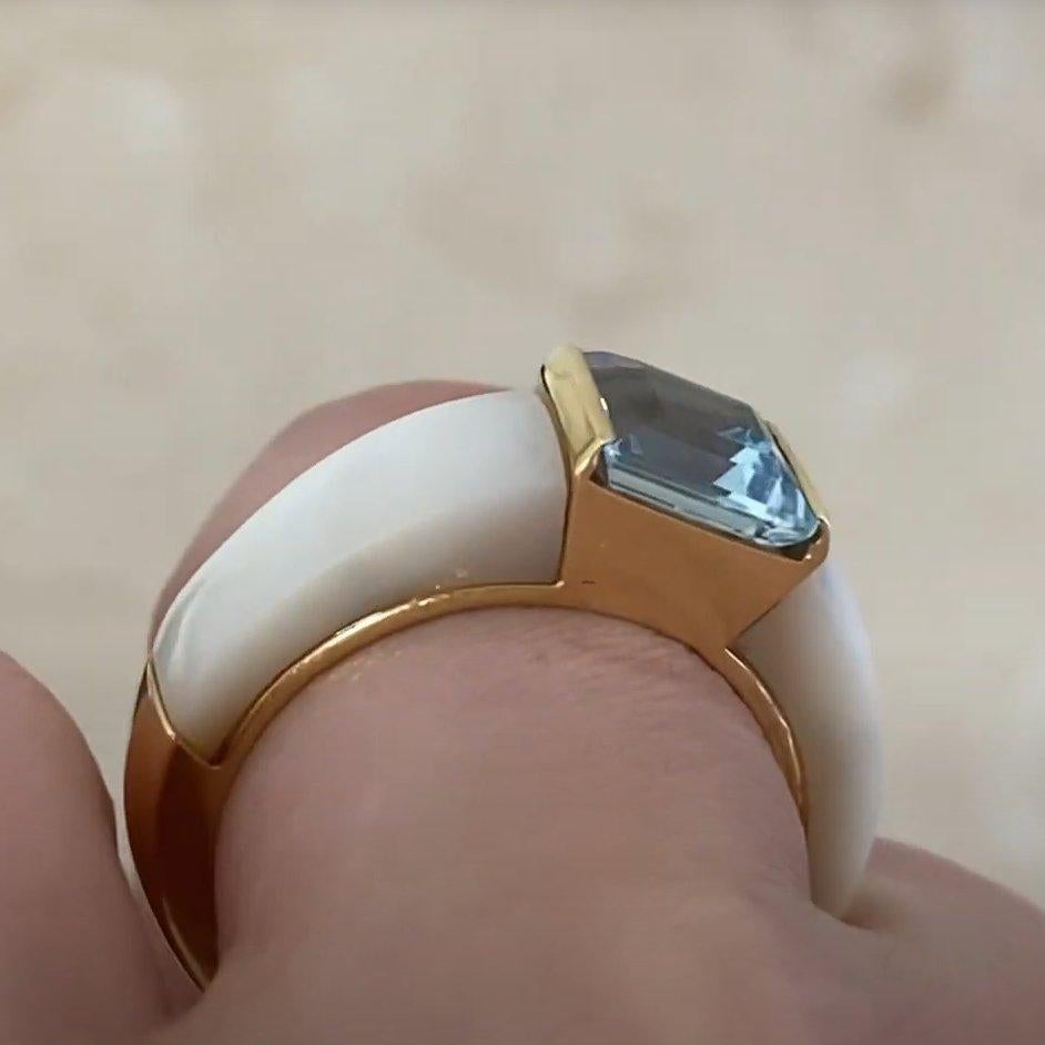 Bague de fiançailles aigue-marine taille carrée (VCA environ 1,50 carat), or jaune 18 carats en vente 1