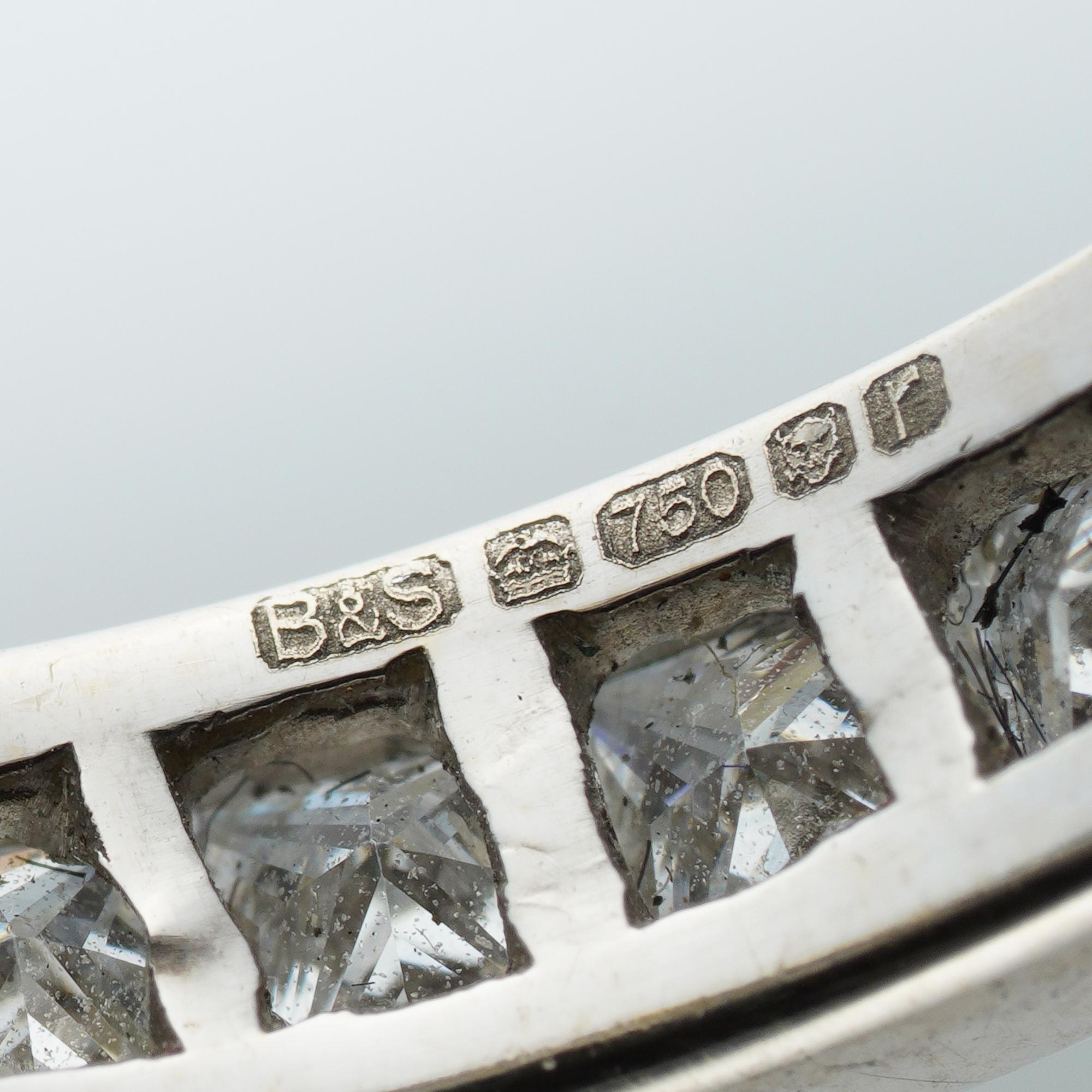 Ewigkeitsring mit Diamant im Quadratschliff und Vollschliff (Carréschliff) im Angebot