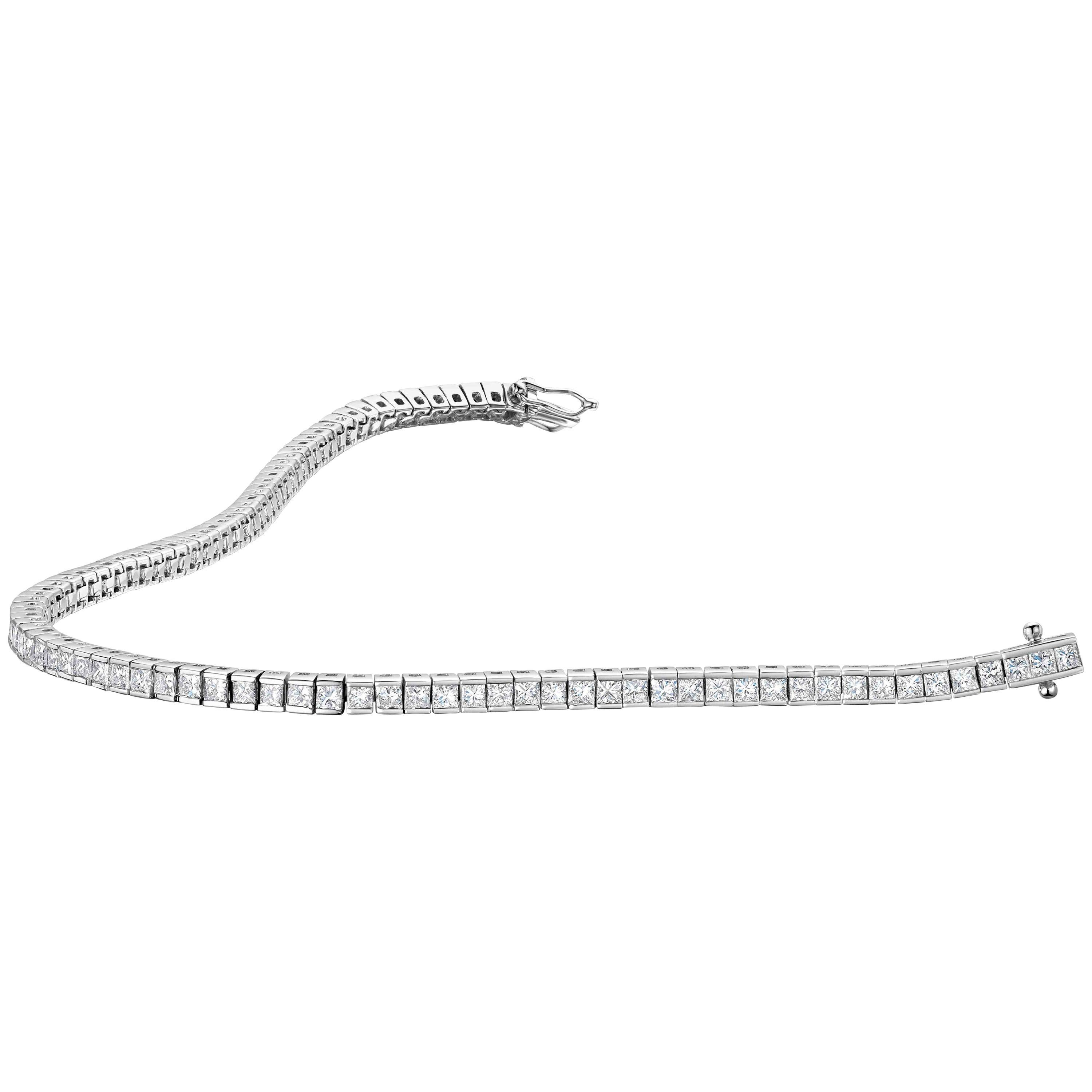 Square Cut Diamond Tennis Bracelet in White Gold, Yellow Gold or Platinum For Sale