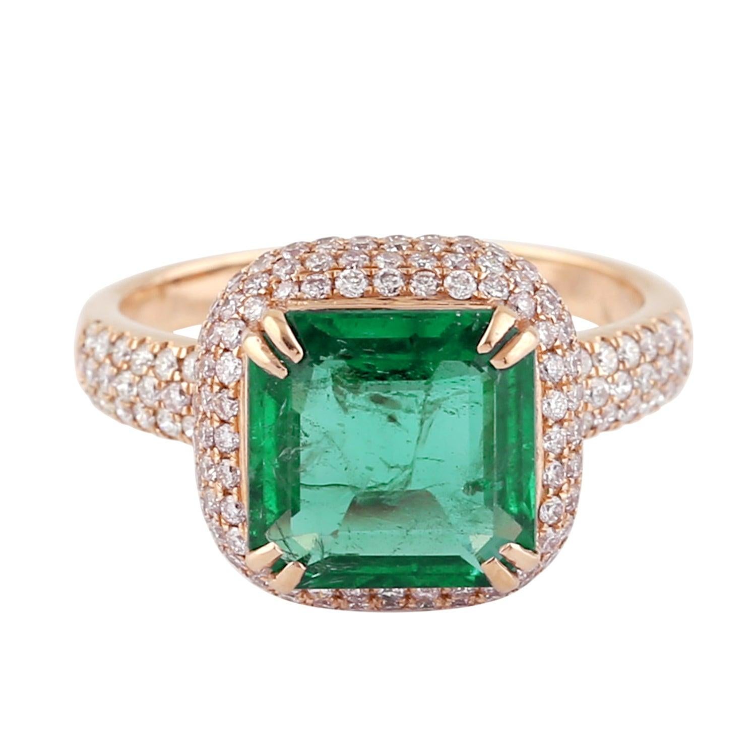 For Sale:  Square Cut Emerald Diamond 18 Karat Gold Ring 4