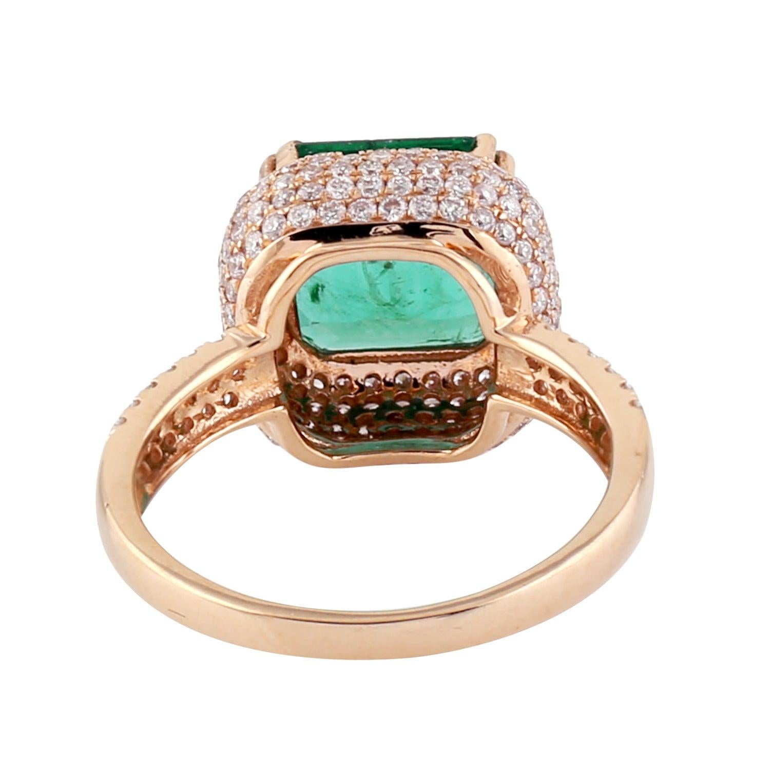 For Sale:  Square Cut Emerald Diamond 18 Karat Gold Ring 3