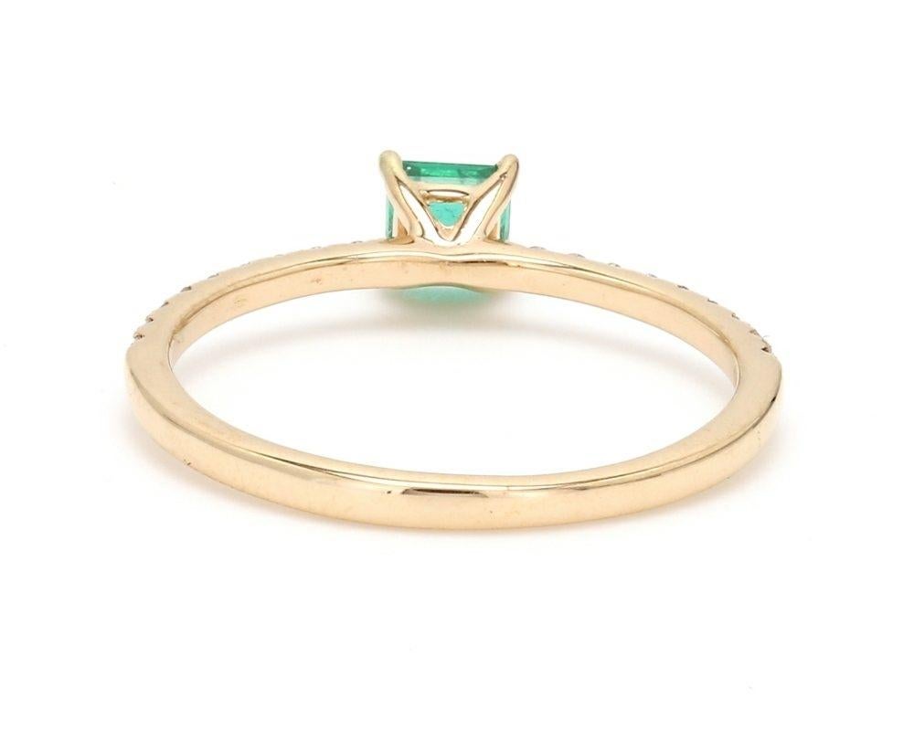Contemporary Square Cut Emerald Diamond 18 Karat Yellow Gold Engagement Wedding Ring