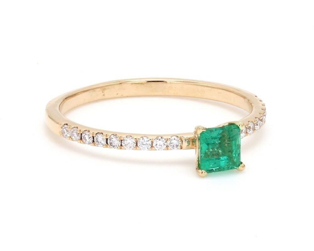 Square Cut Emerald Diamond 18 Karat Yellow Gold Engagement Wedding Ring In New Condition In Hollywood, FL