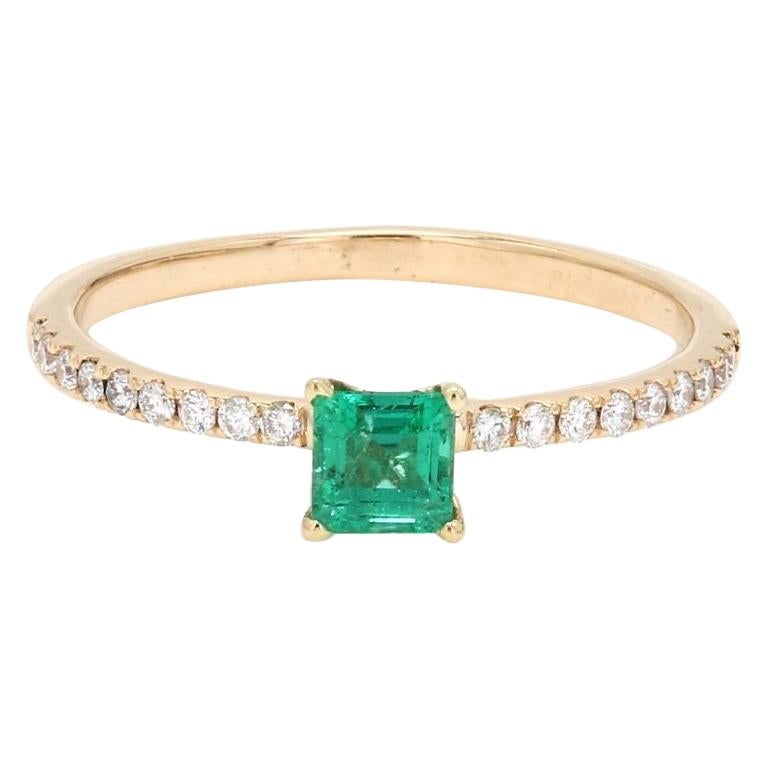 Square Cut Emerald Diamond 18 Karat Yellow Gold Engagement Wedding Ring