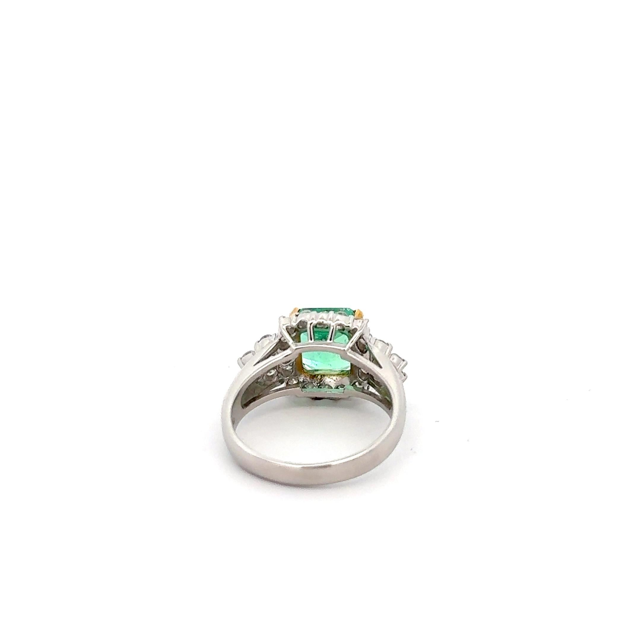 Square Cut Emerald & Diamond Ring Platinum In Excellent Condition For Sale In Dallas, TX