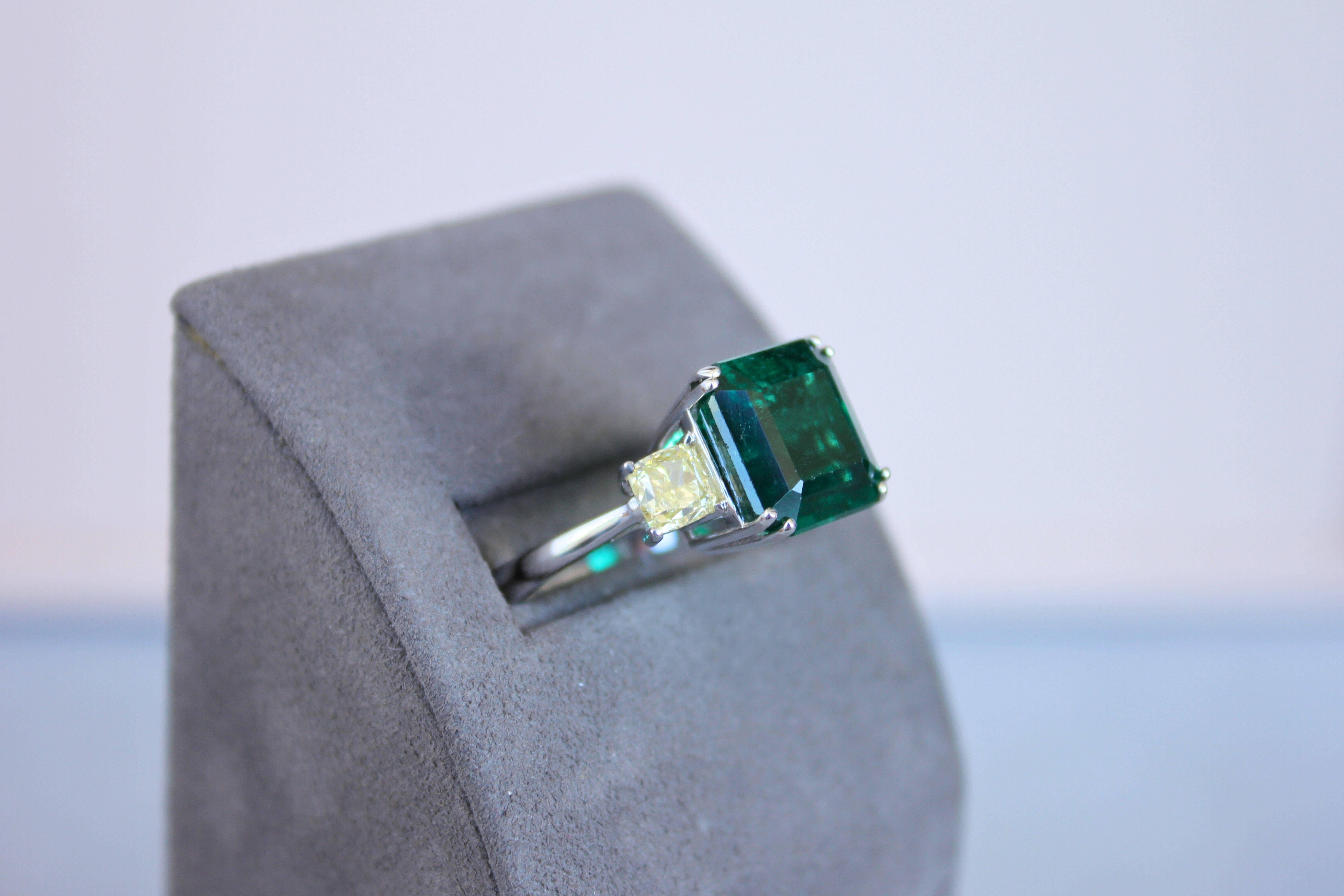 Square Cut Emerald Yellow Cushion Shape Diamonds Two Stone 18K White Gold Ring For Sale 6