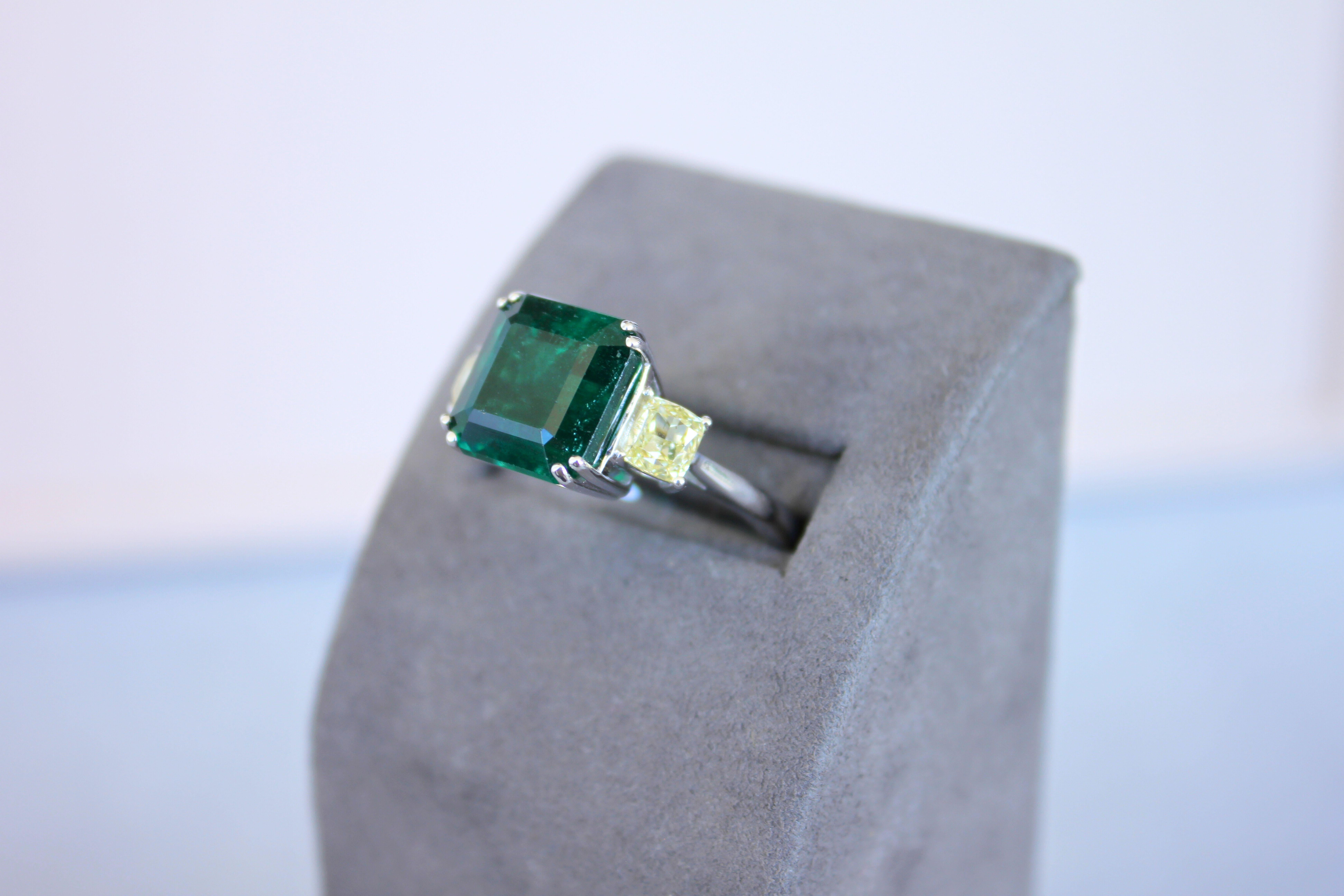 Square Cut Emerald Yellow Cushion Shape Diamonds Two Stone 18K White Gold Ring For Sale 7