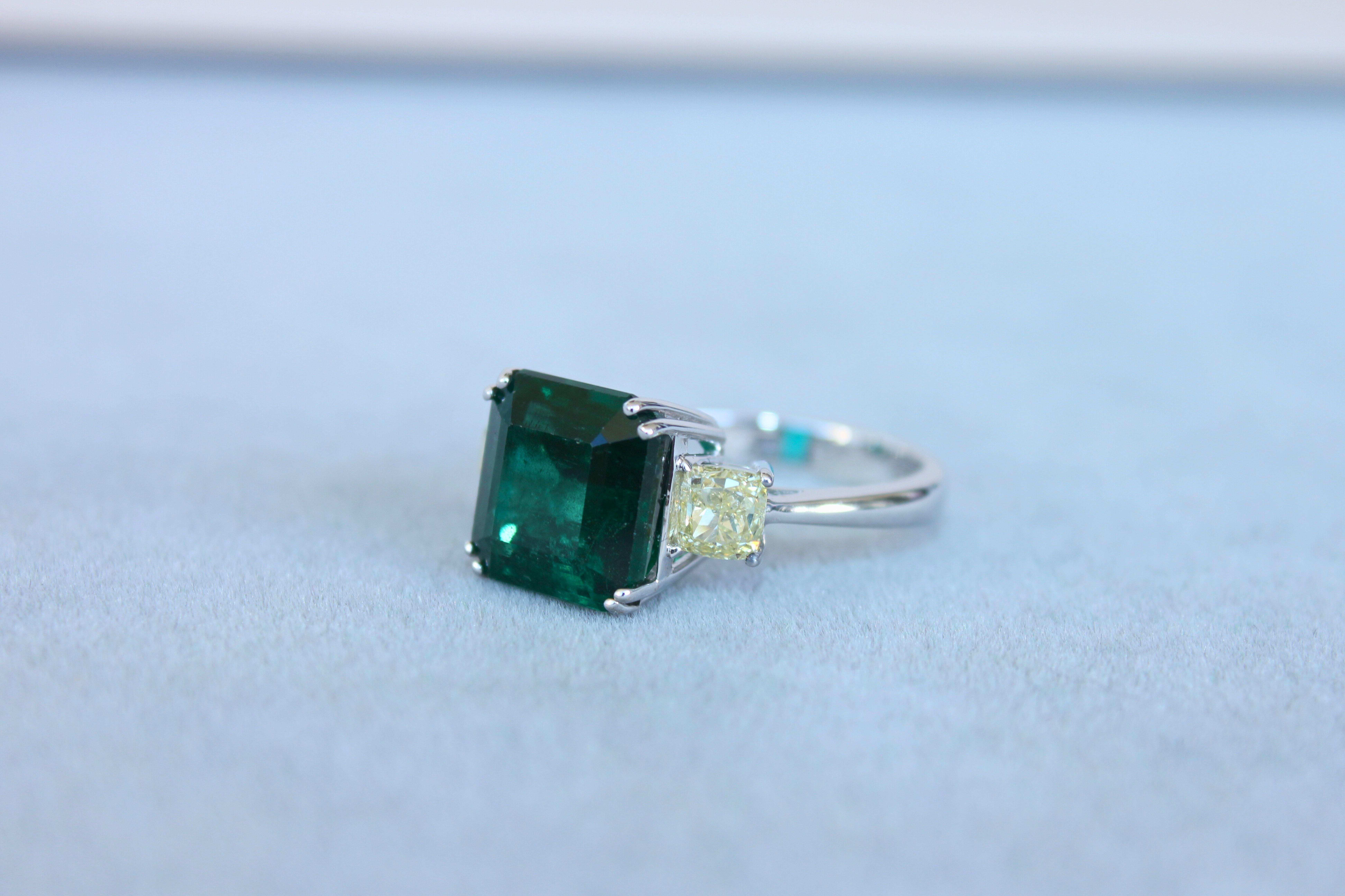 Square Cut Emerald Yellow Cushion Shape Diamonds Two Stone 18K White Gold Ring For Sale 2