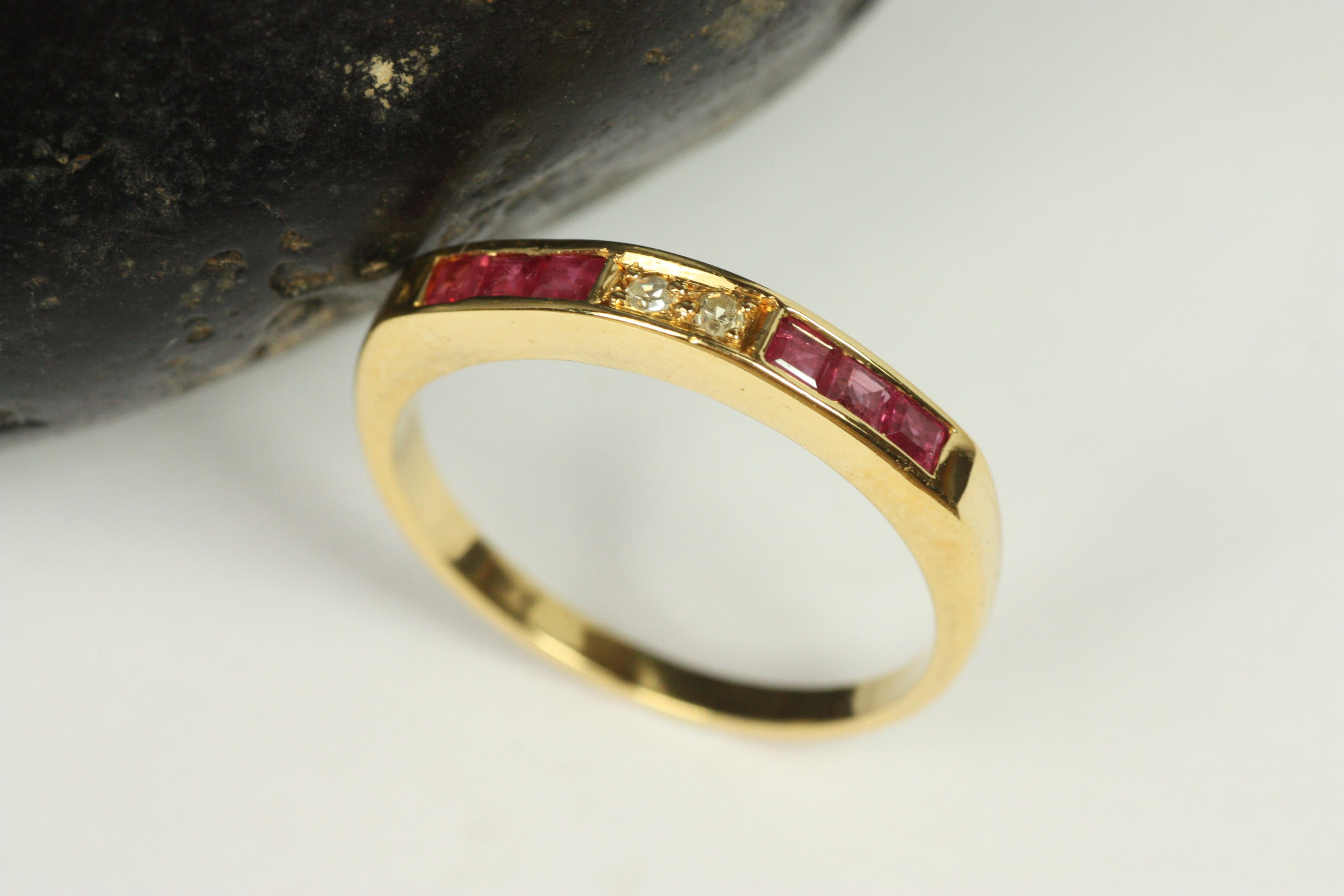 Round Cut Square Cut Ruby & Round Diamond 18K Yellow Gold Arched Wedding Band For Sale