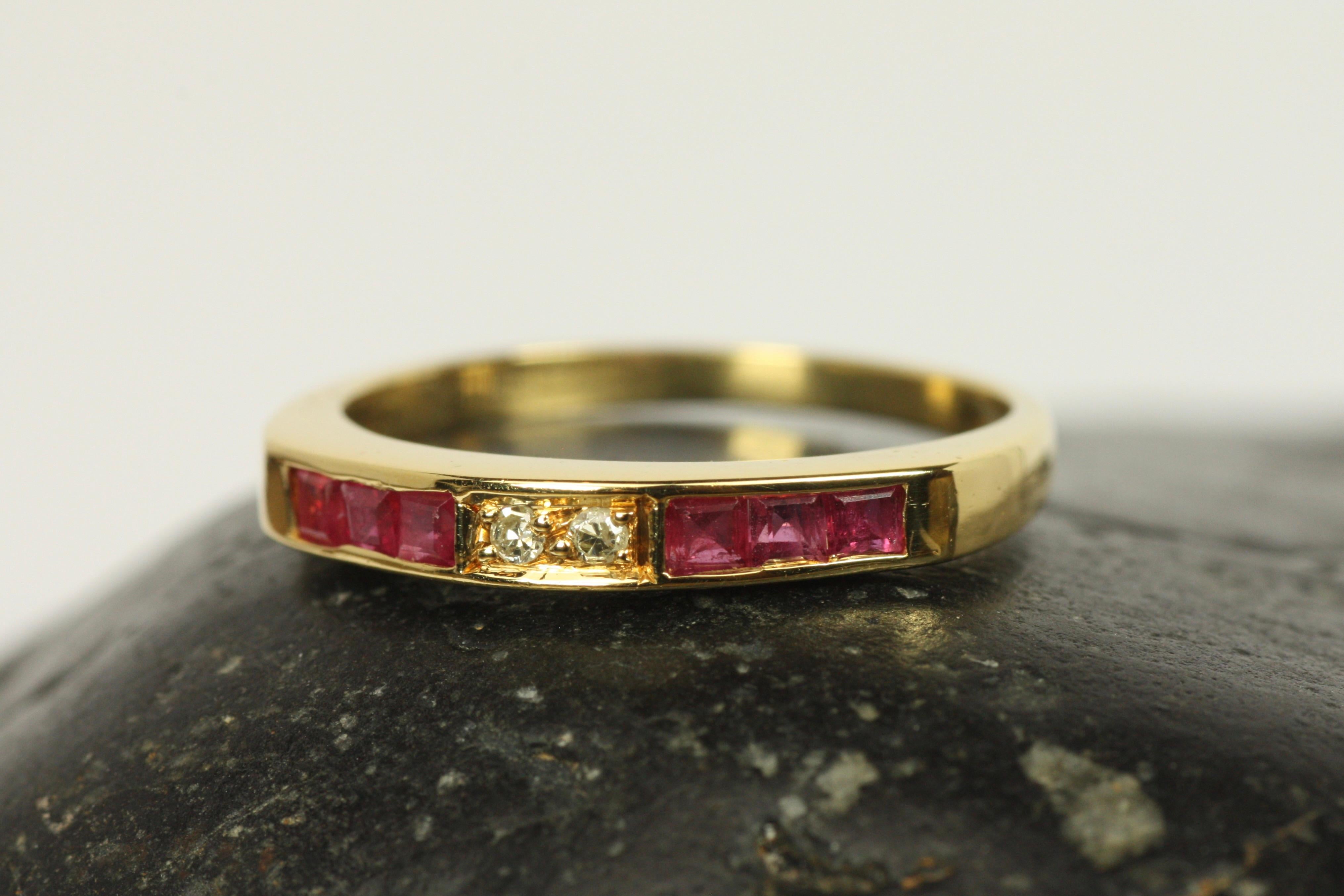 Women's Square Cut Ruby & Round Diamond 18K Yellow Gold Arched Wedding Band For Sale