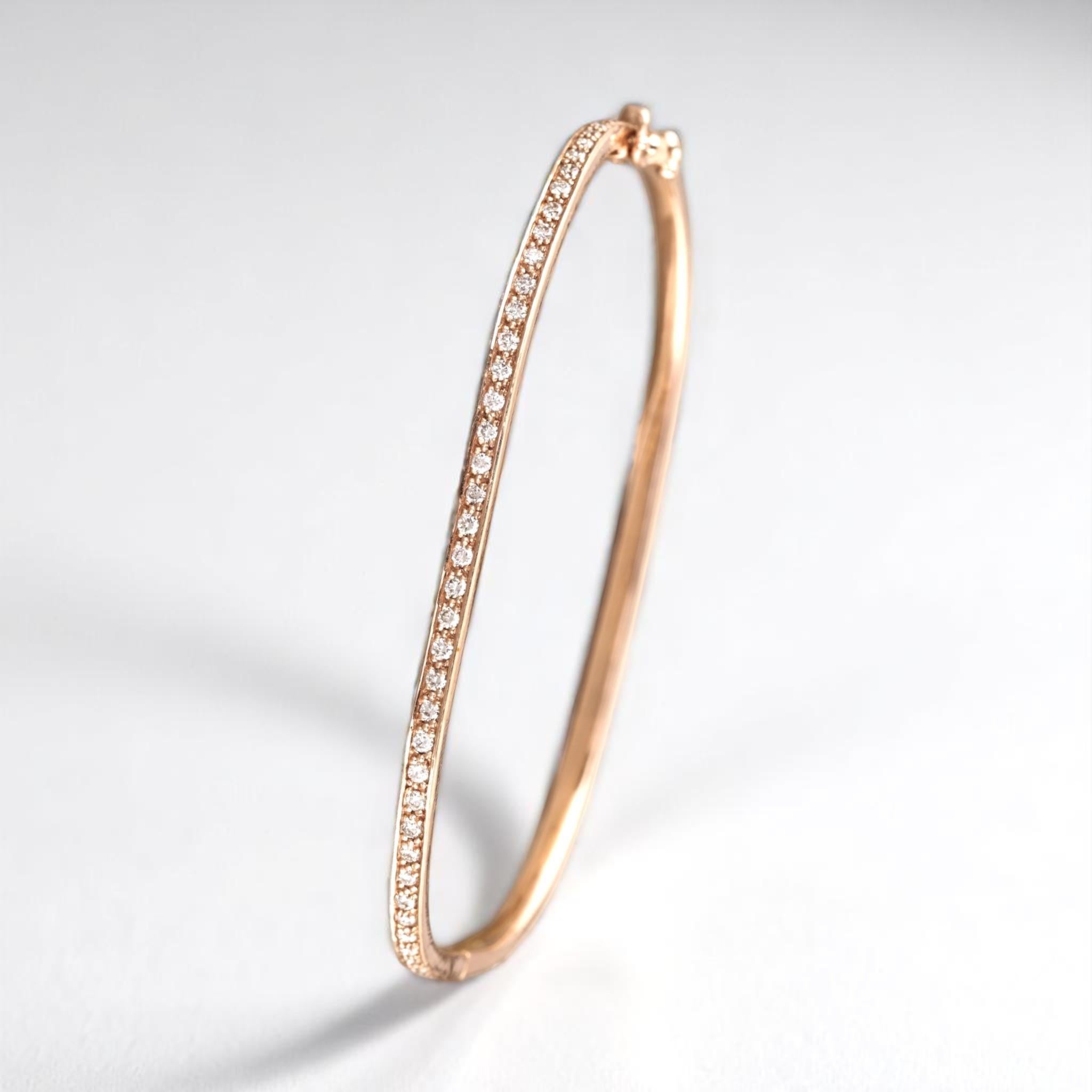 Square Diamond Bangle Bracelet in 14K Solid Gold (Certified) In New Condition For Sale In New Delhi, DL