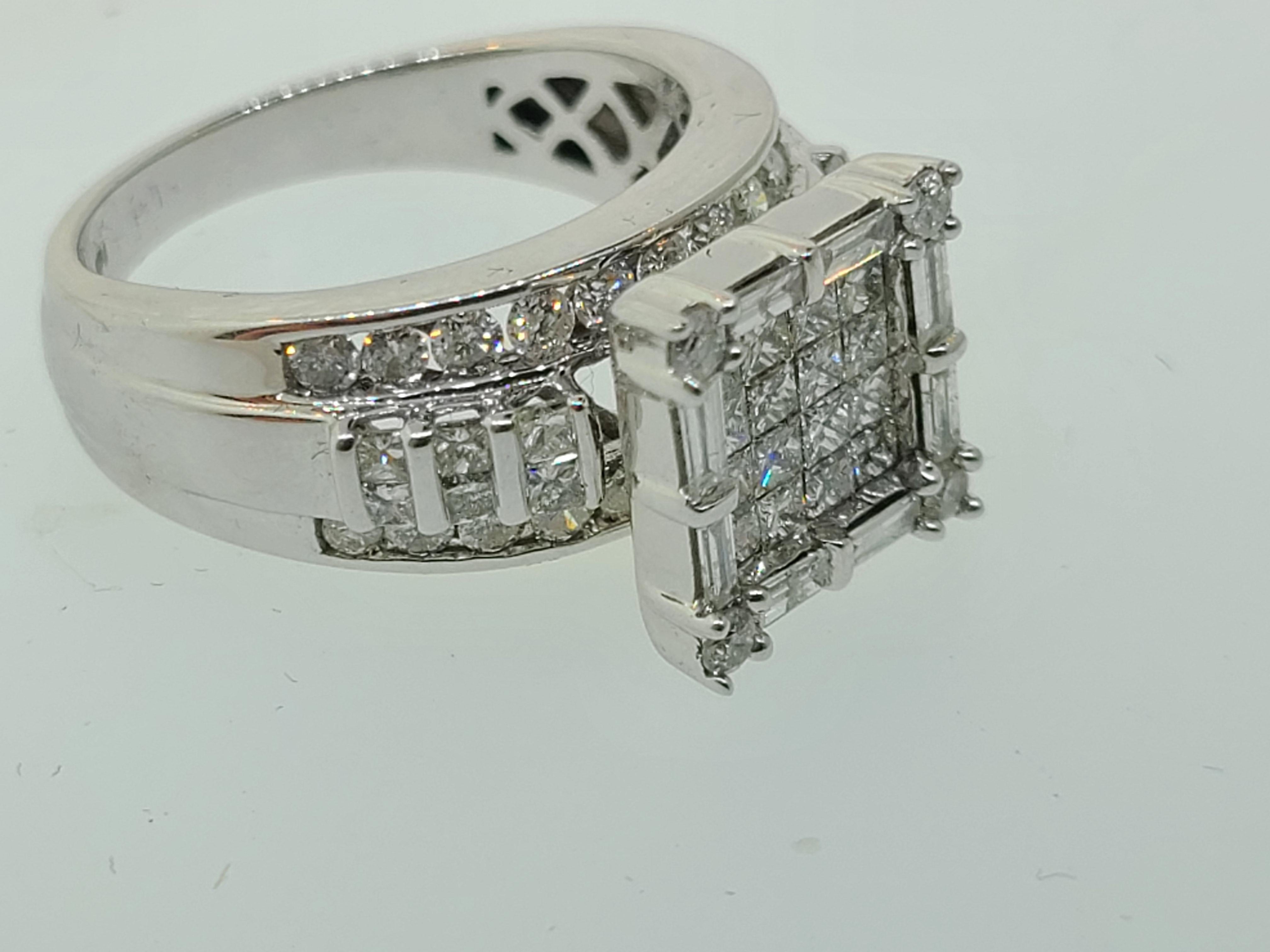 2 Karat Diamant-Cluster-Verlobungsring mit Prinzessinnenschliff und Illusion in 14k massivem Weiß (Gemischter Schliff)