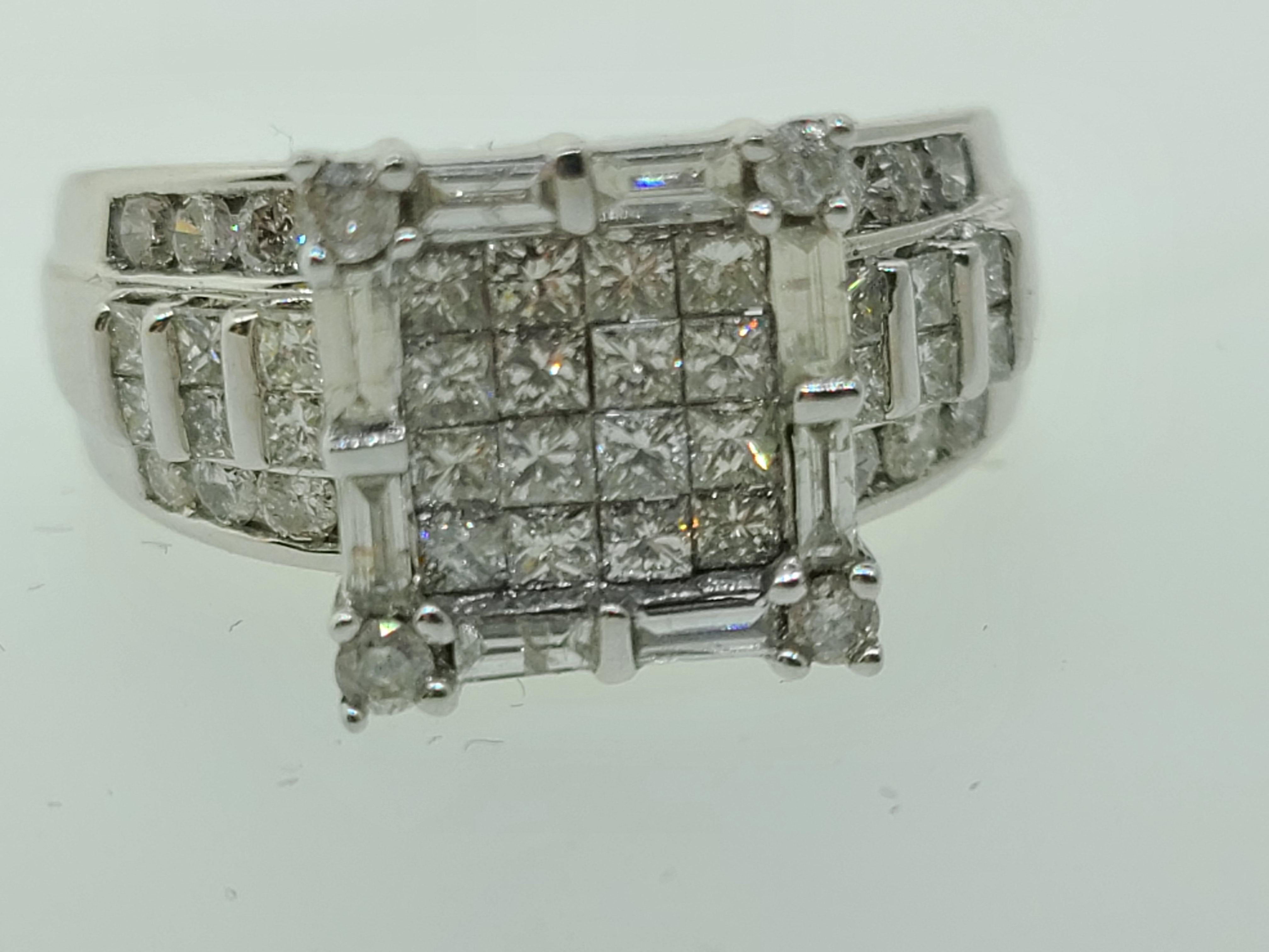 2 Karat Diamant-Cluster-Verlobungsring mit Prinzessinnenschliff und Illusion in 14k massivem Weiß 1