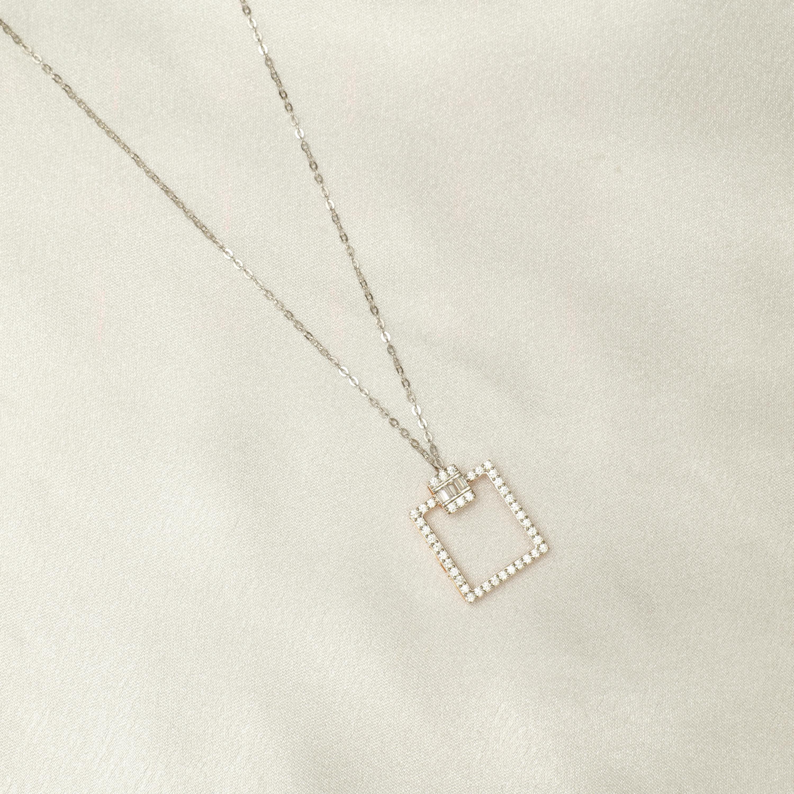Round Cut Square Diamond Pendant Necklace in 14k Solid Gold (Certified) For Sale