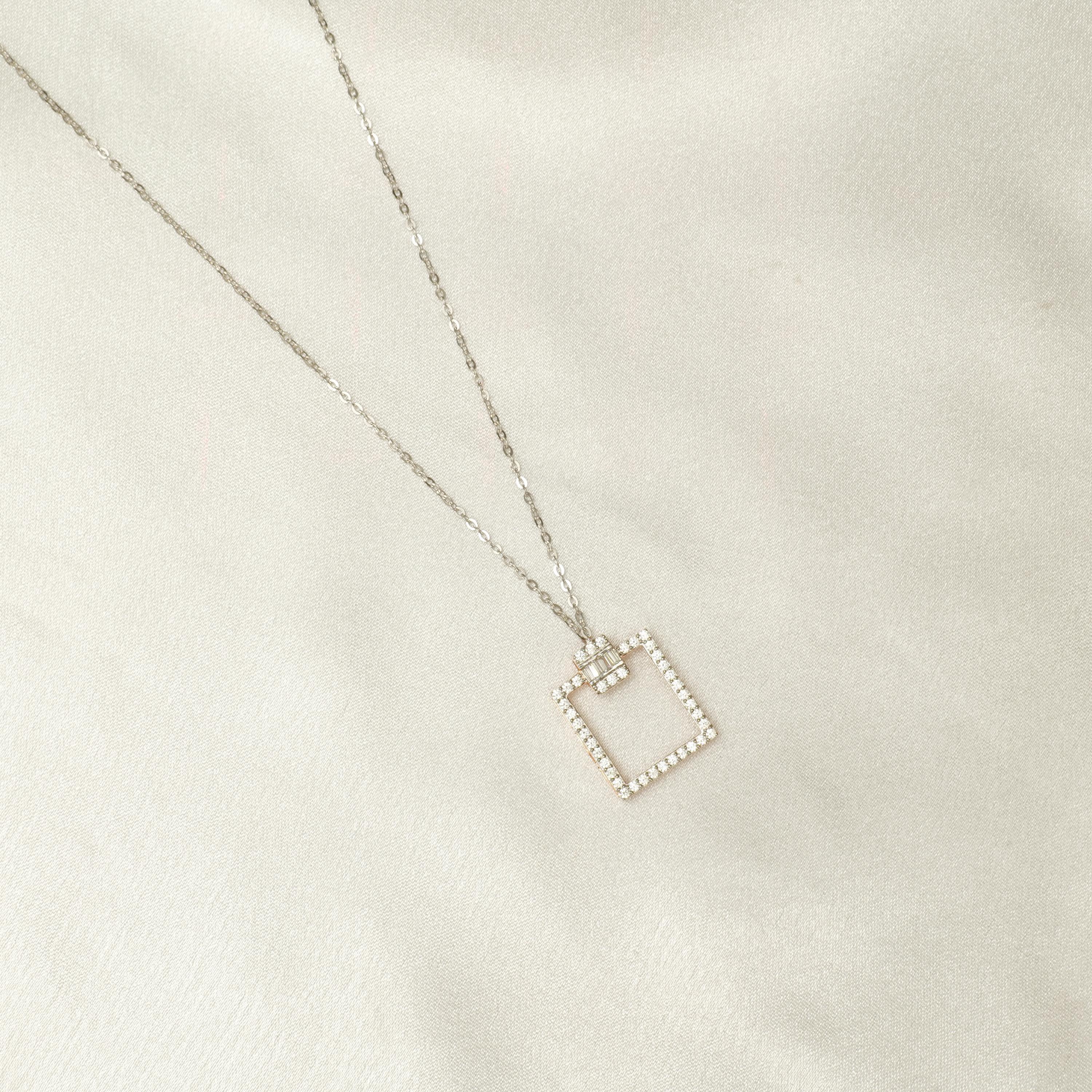 Square Diamond Pendant Necklace in 14k Solid Gold (Certified) In New Condition For Sale In New Delhi, DL
