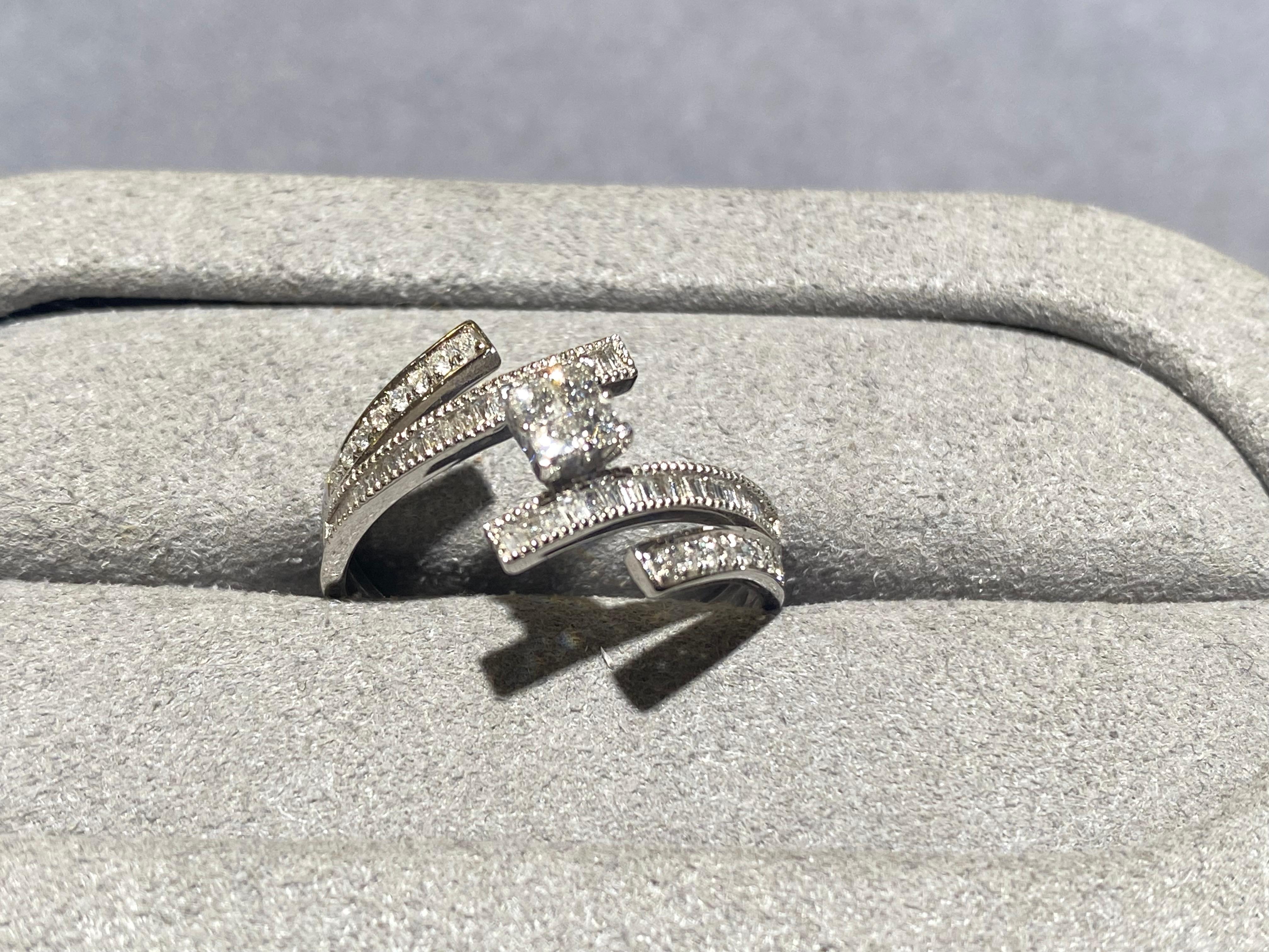 Contemporary Square Diamond Ring in 18k White Gold For Sale