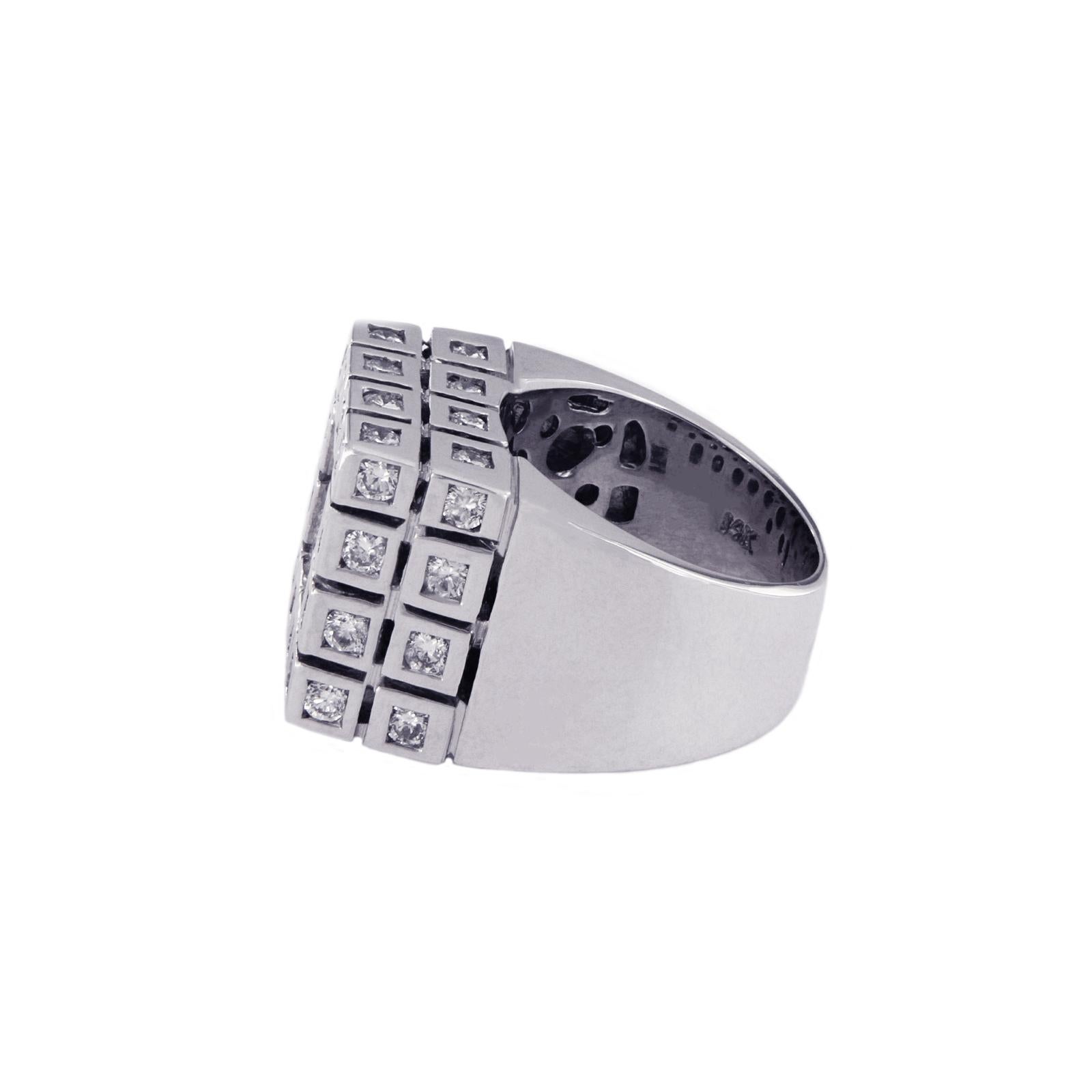 -14k White Gold
-Ring size: 9.25
-Diamond: 3.8ct, VS clarity, E-F color. Princess Cut.
-Weight: 25.7gr
-Rectangle dimension:  17x20mm
*New, no tags
