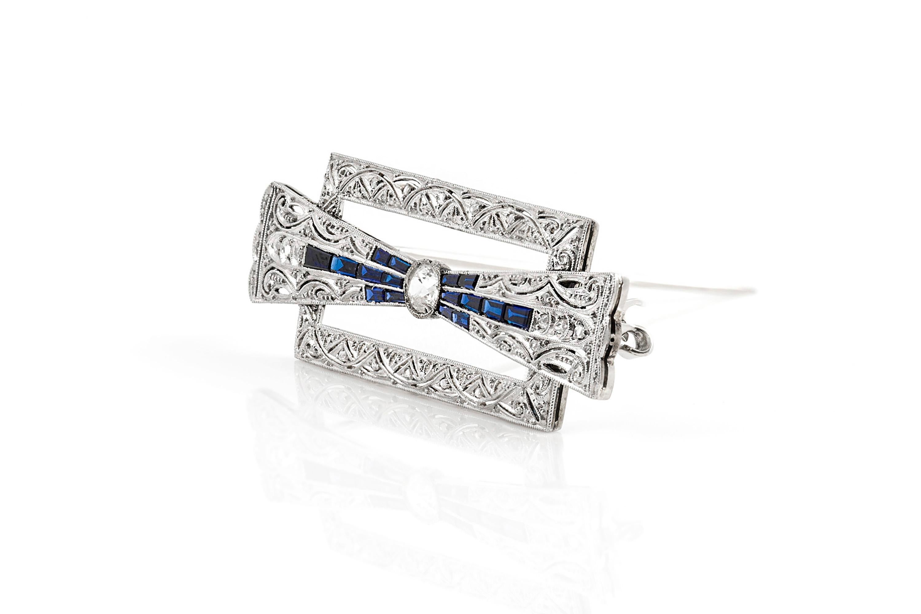 Square Diamonds and Sapphire Brooch In Good Condition For Sale In New York, NY
