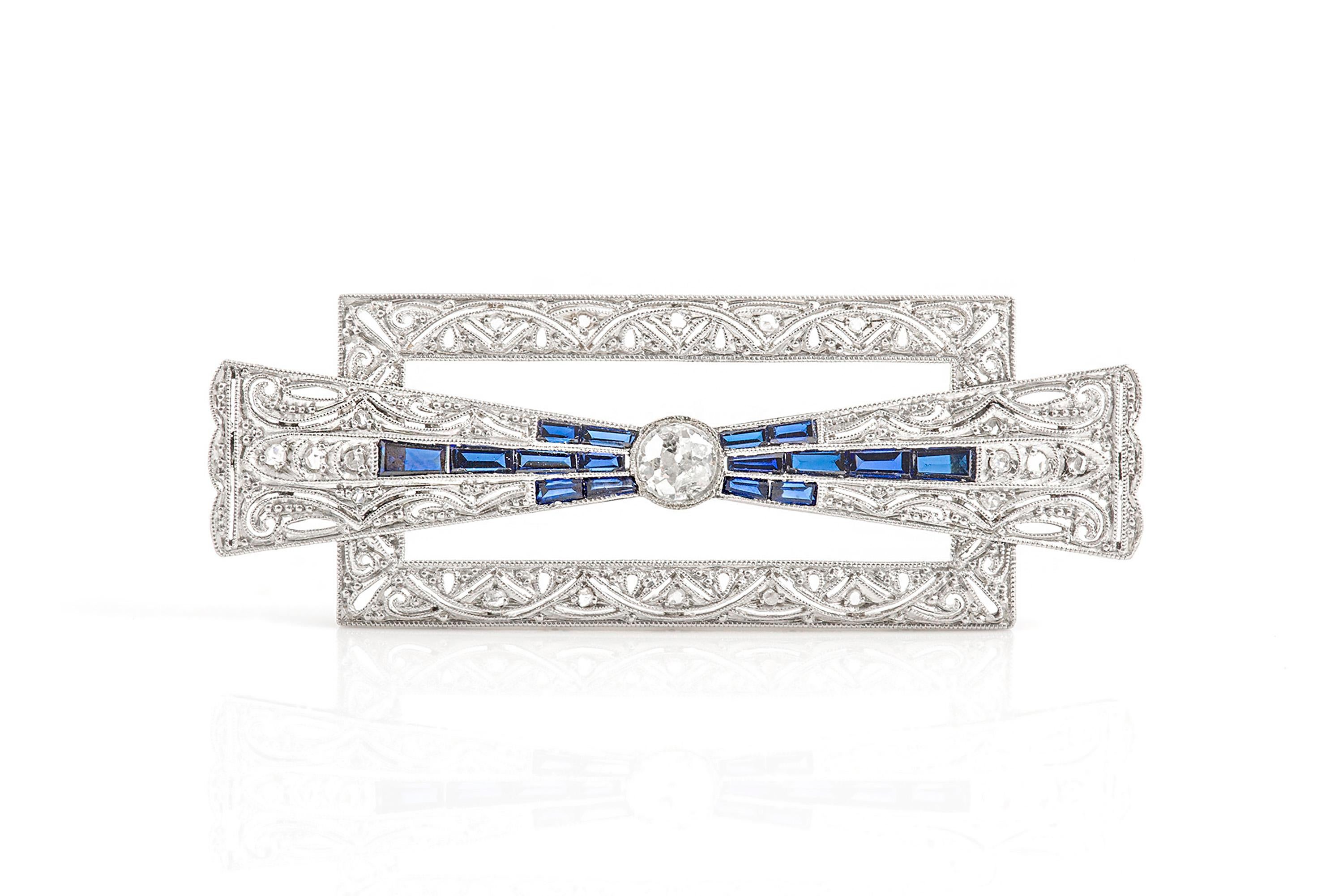 Women's Square Diamonds and Sapphire Brooch For Sale